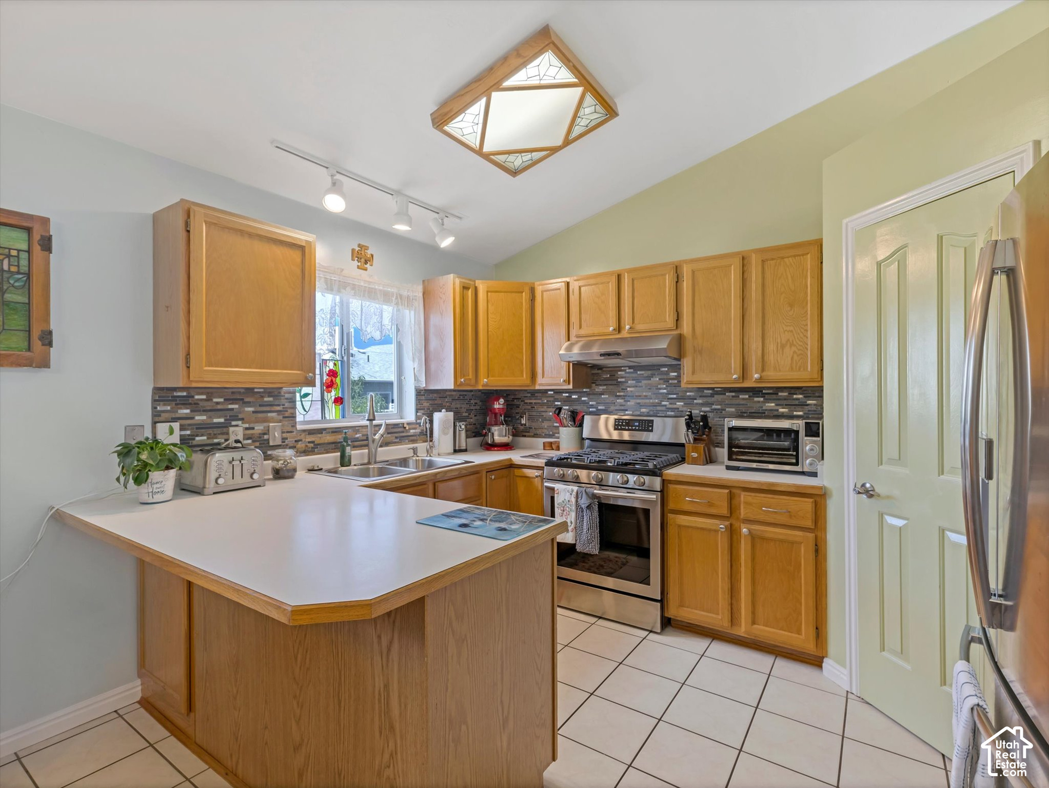 main property photo 6