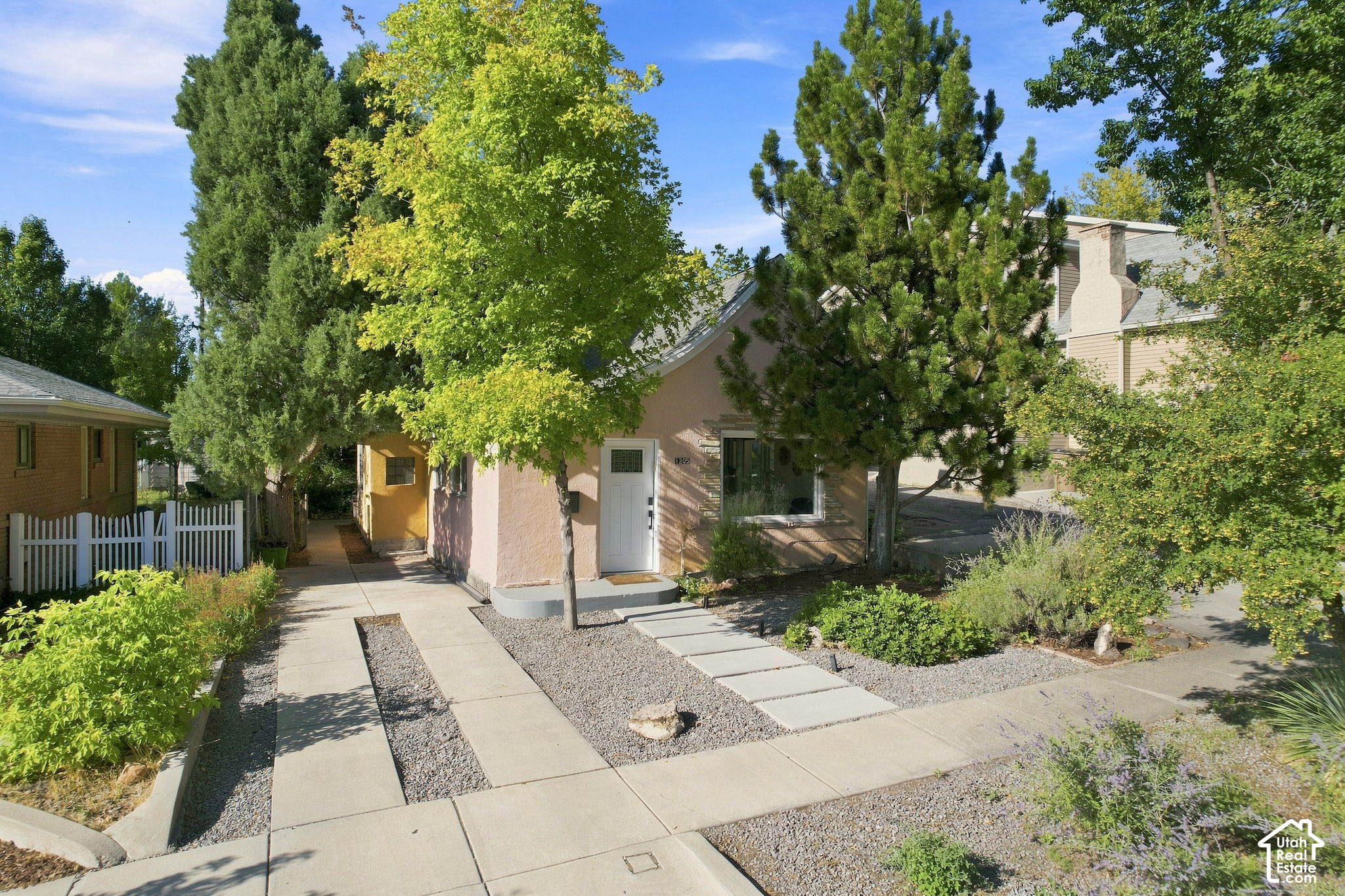 main property photo 8