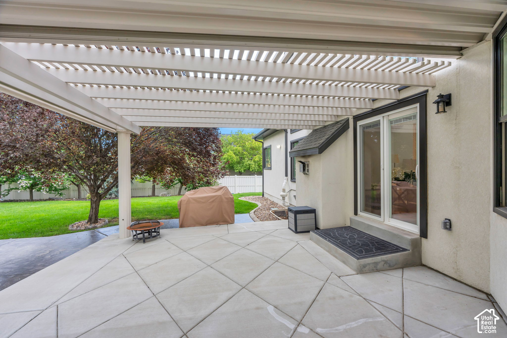 main property photo 75