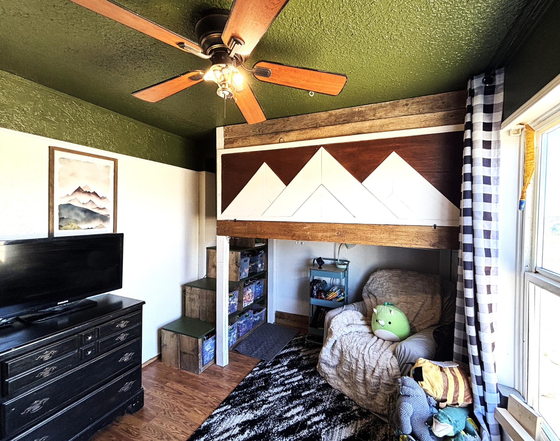 main property photo 28