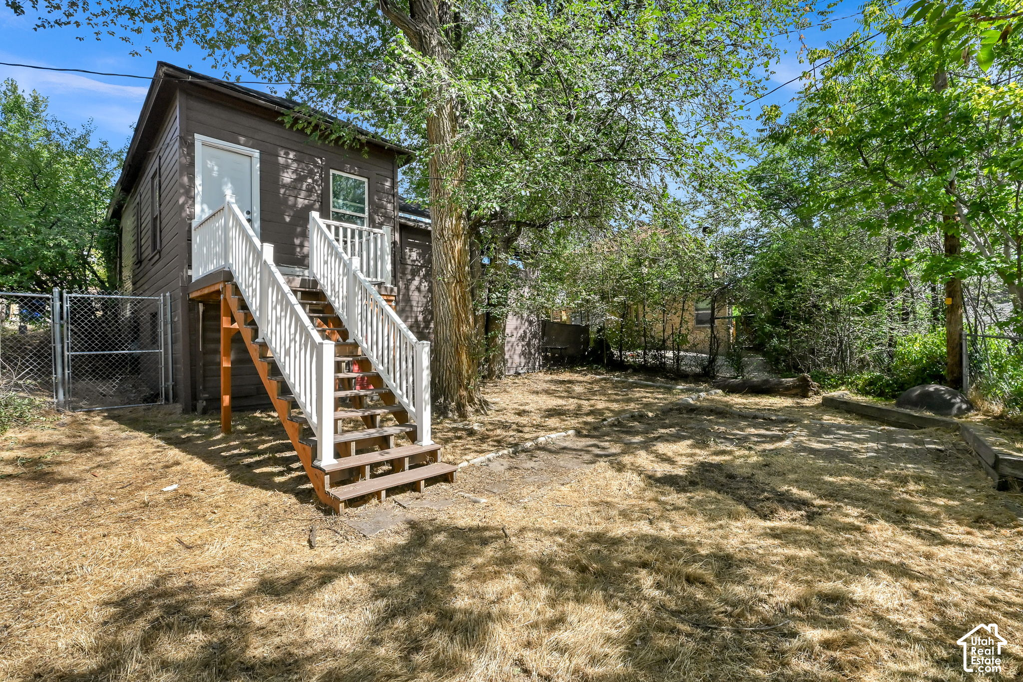 main property photo 19