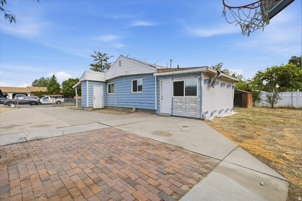 main property photo 25