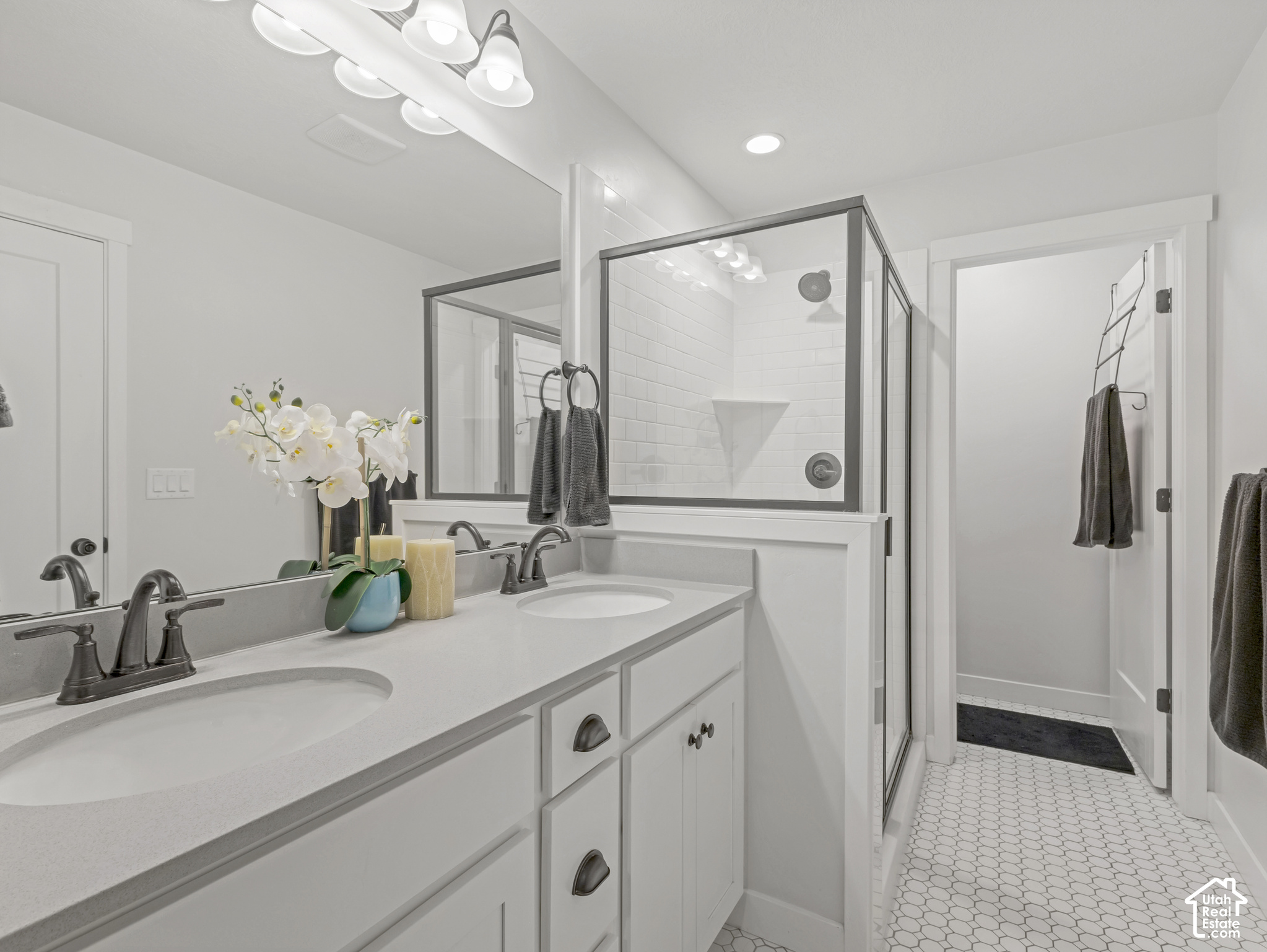 property viewer photo 15