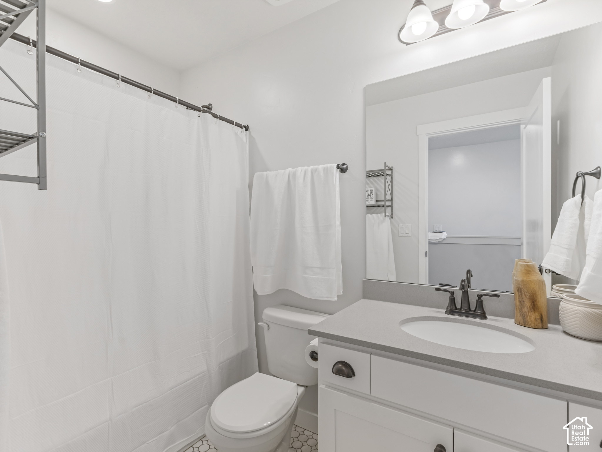 property viewer photo 9