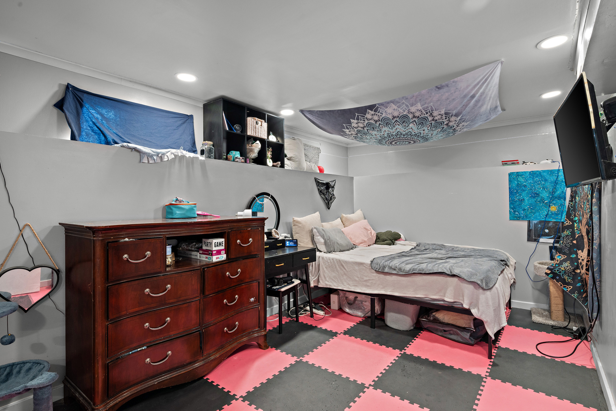 main property photo 19