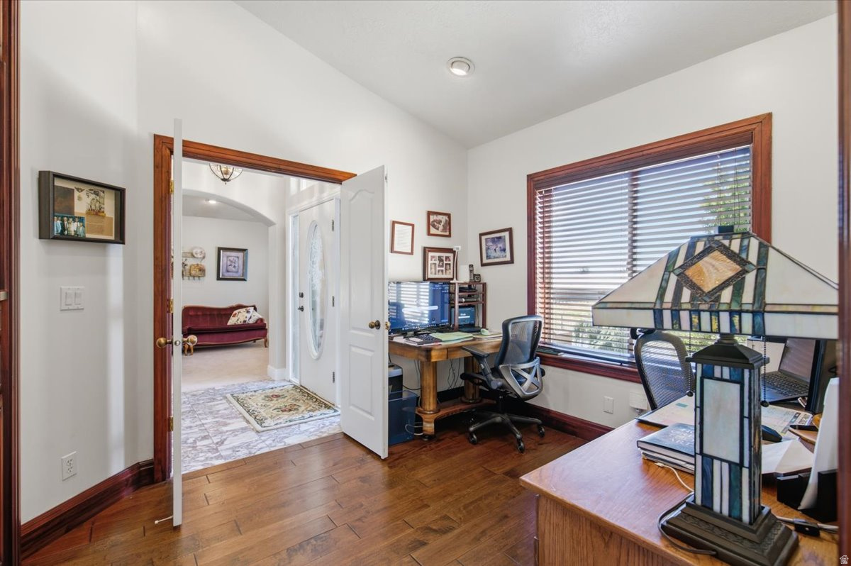 main property photo 6
