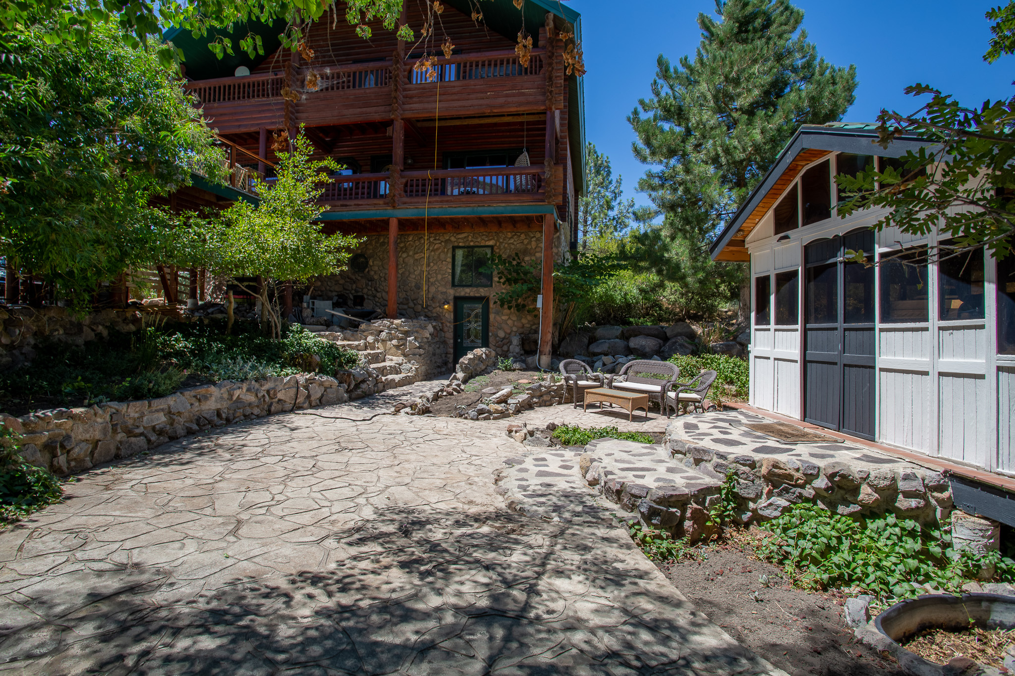 main property photo 10