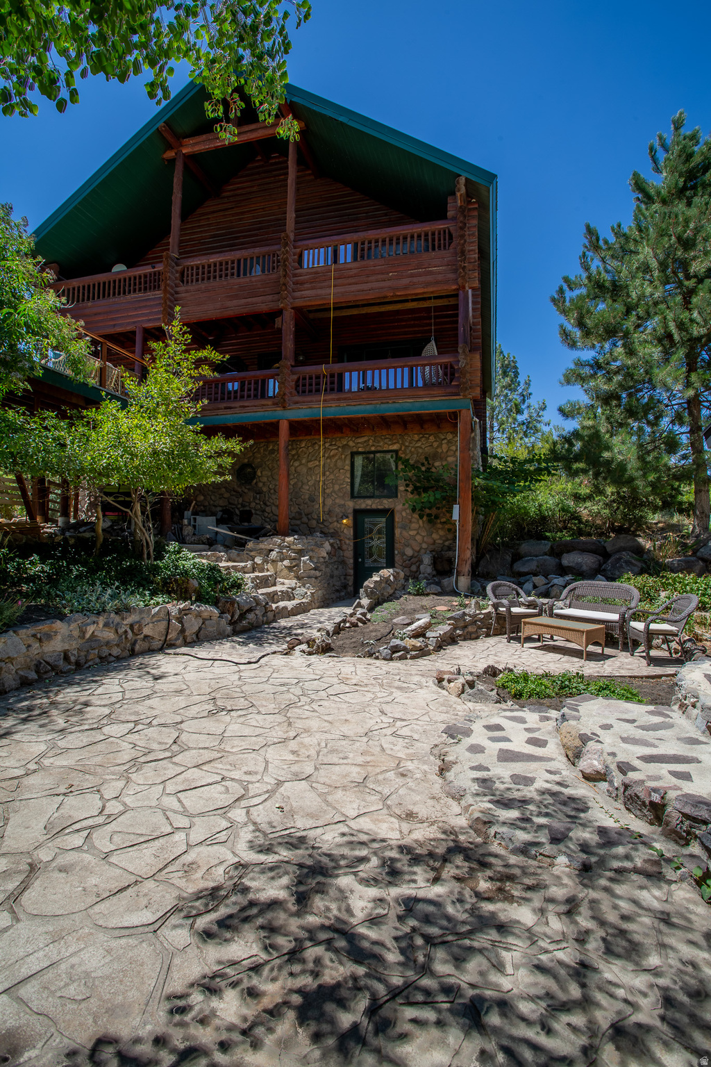 main property photo 8