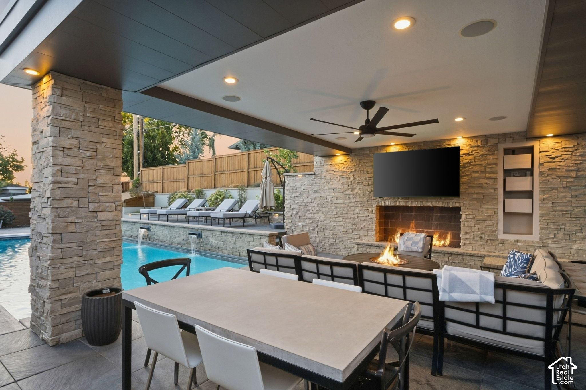 main property photo 75
