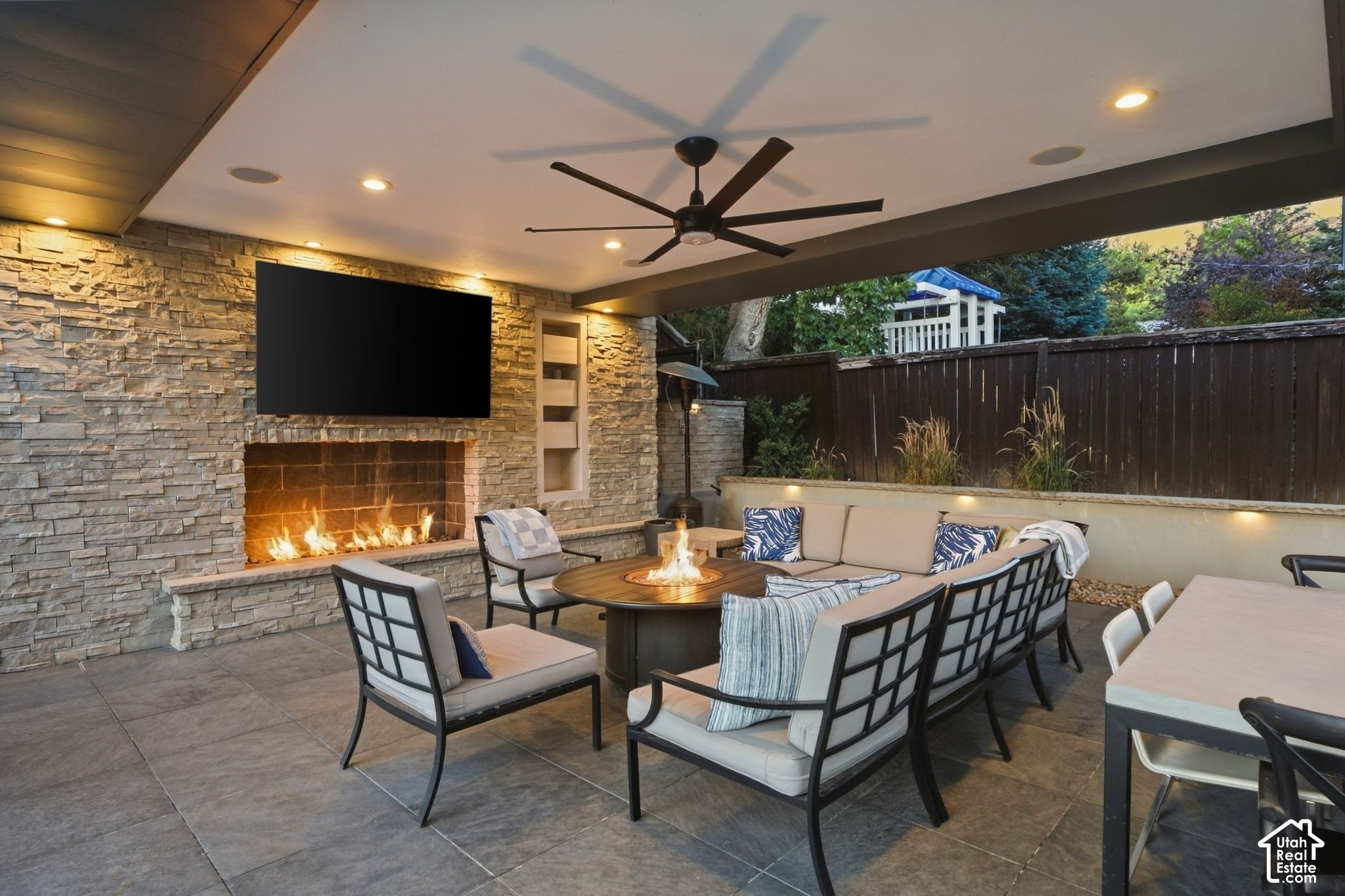 main property photo 78