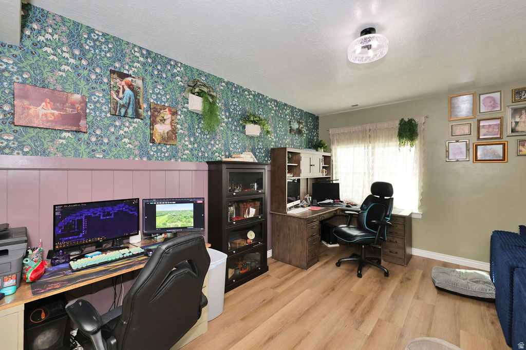main property photo 28