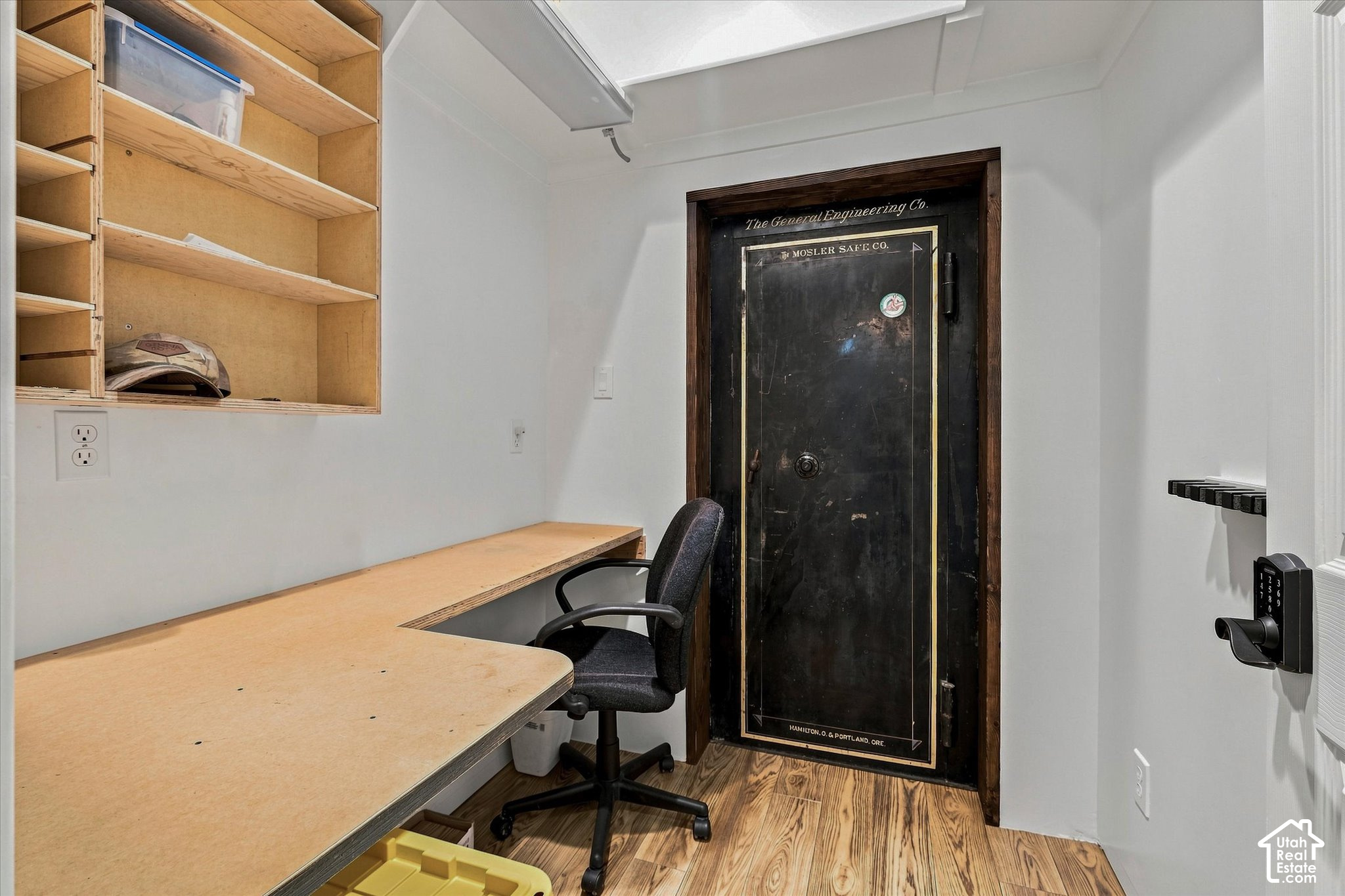 main property photo 45