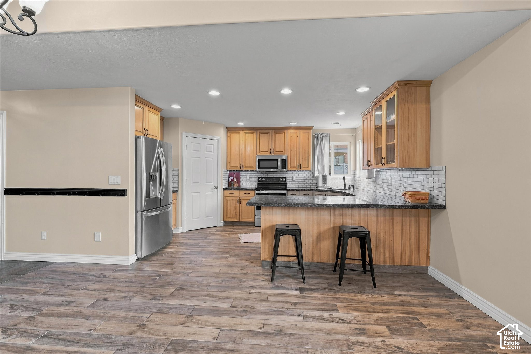 main property photo 9