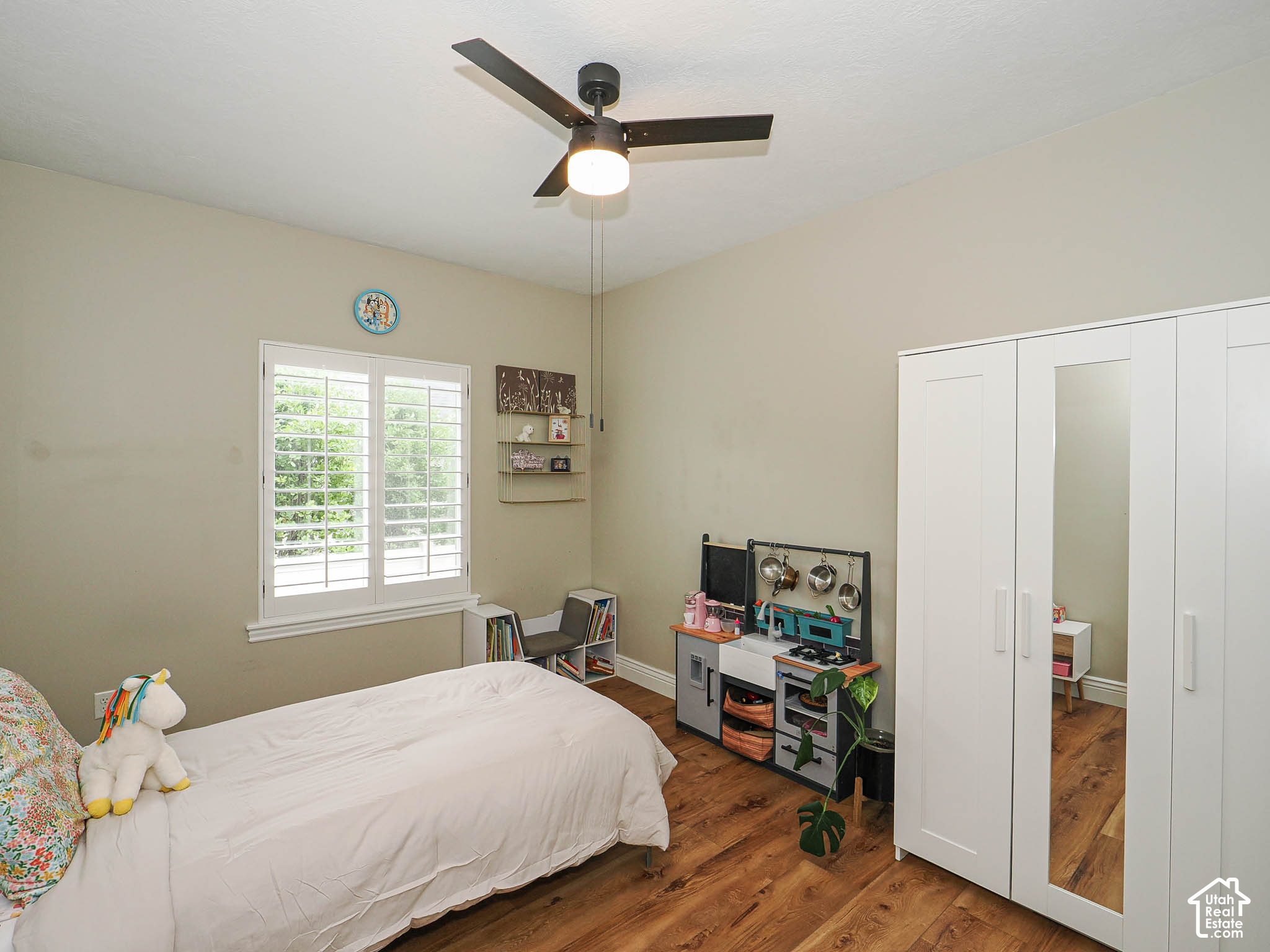 main property photo 25