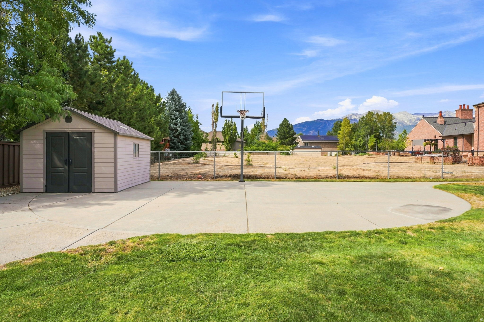main property photo 40