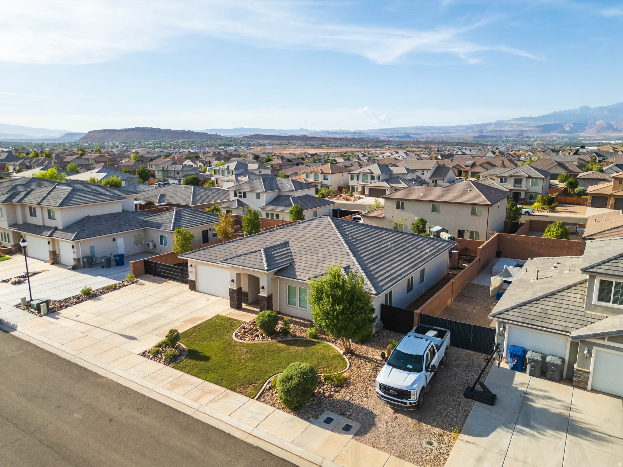 main property photo 30