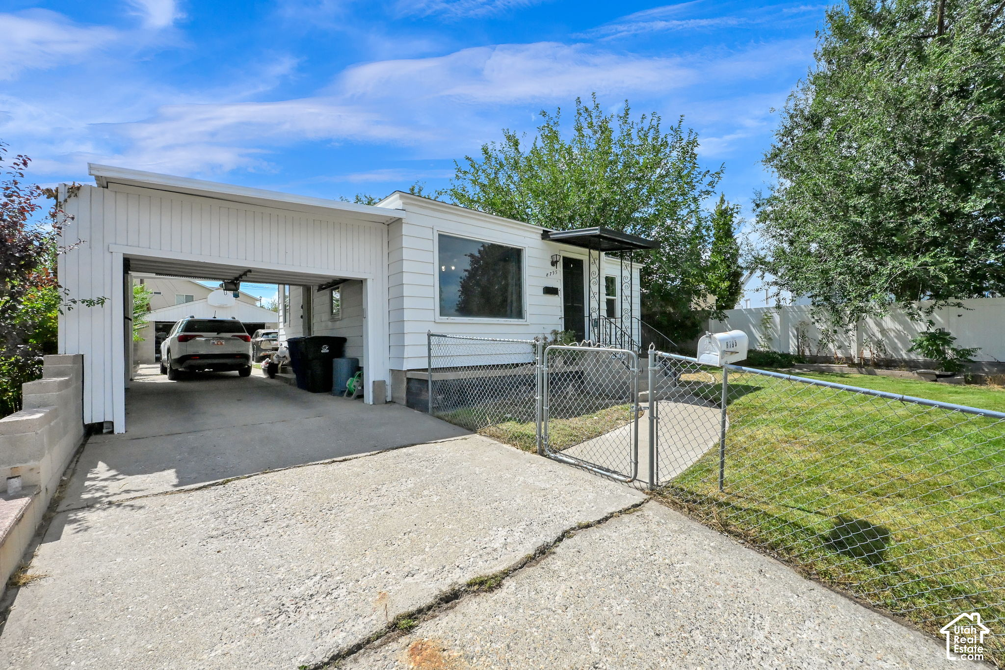 main property photo 13