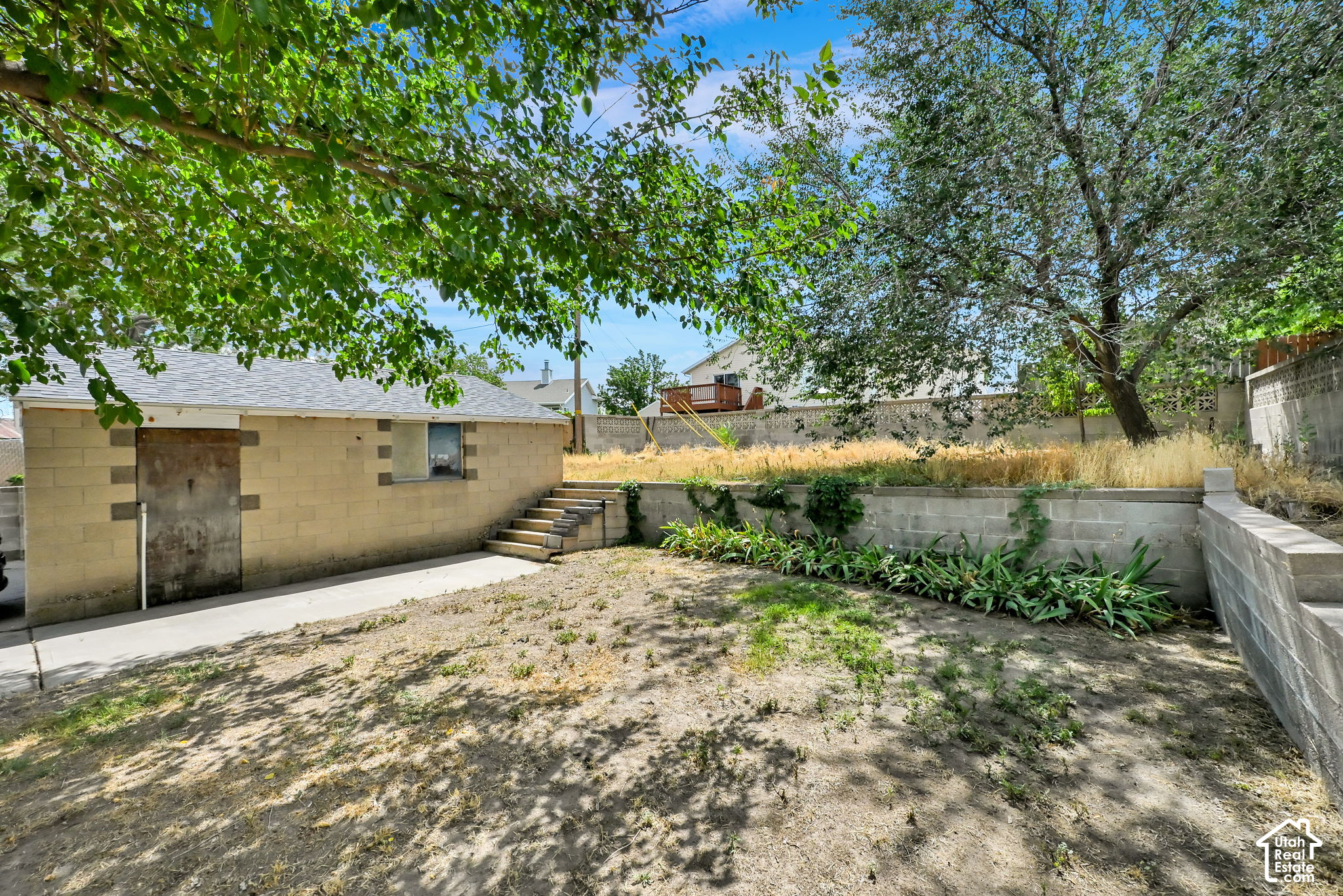 main property photo 18