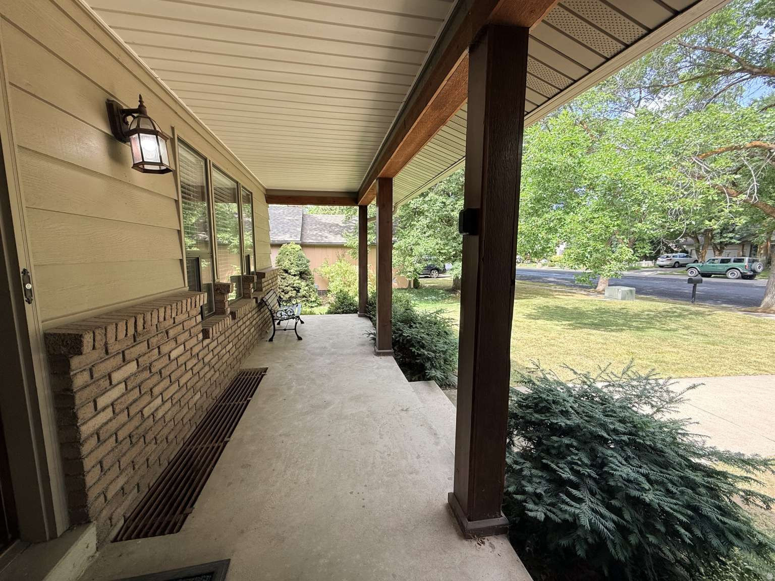 main property photo 37