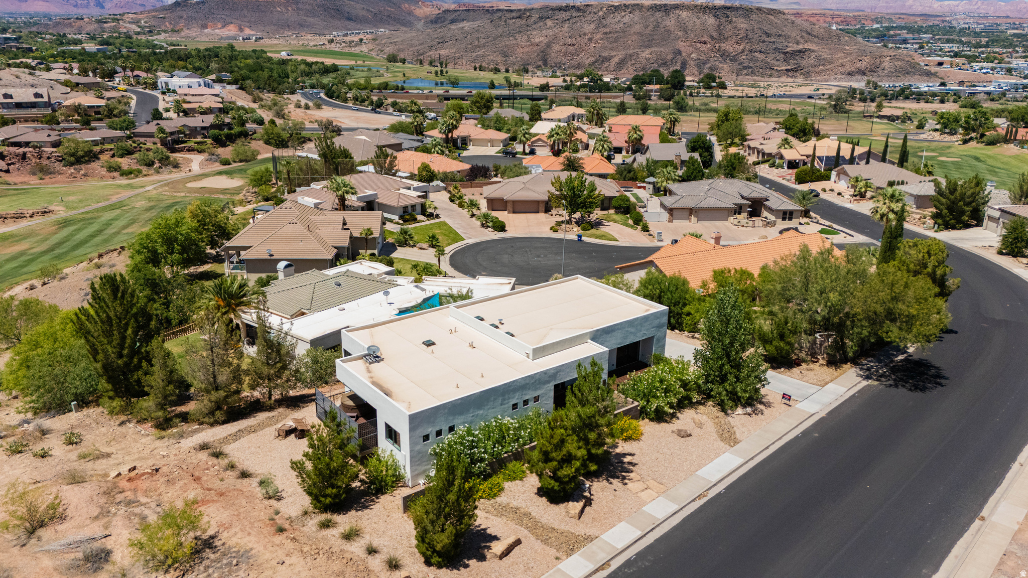 main property photo 32