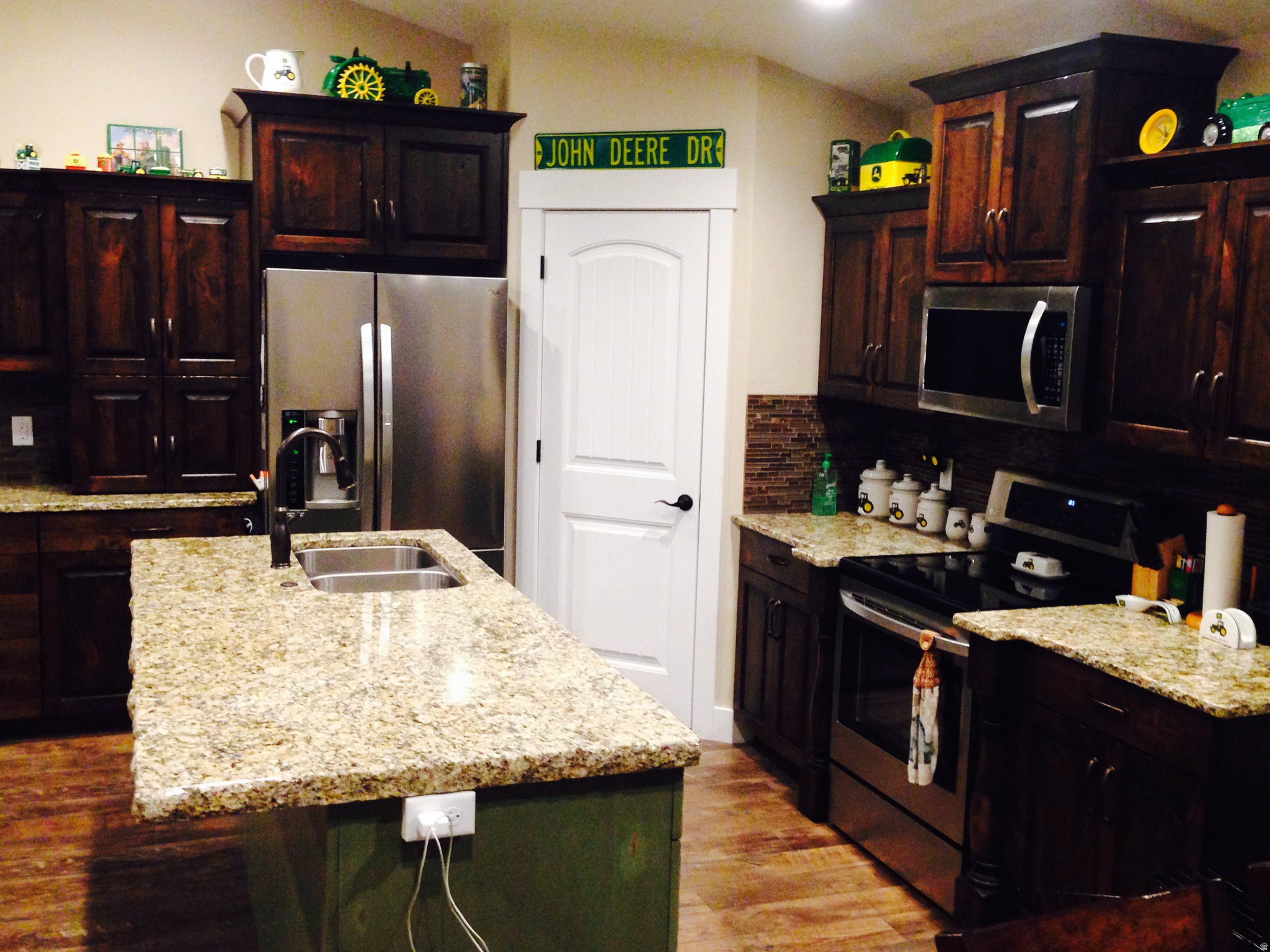 main property photo 13