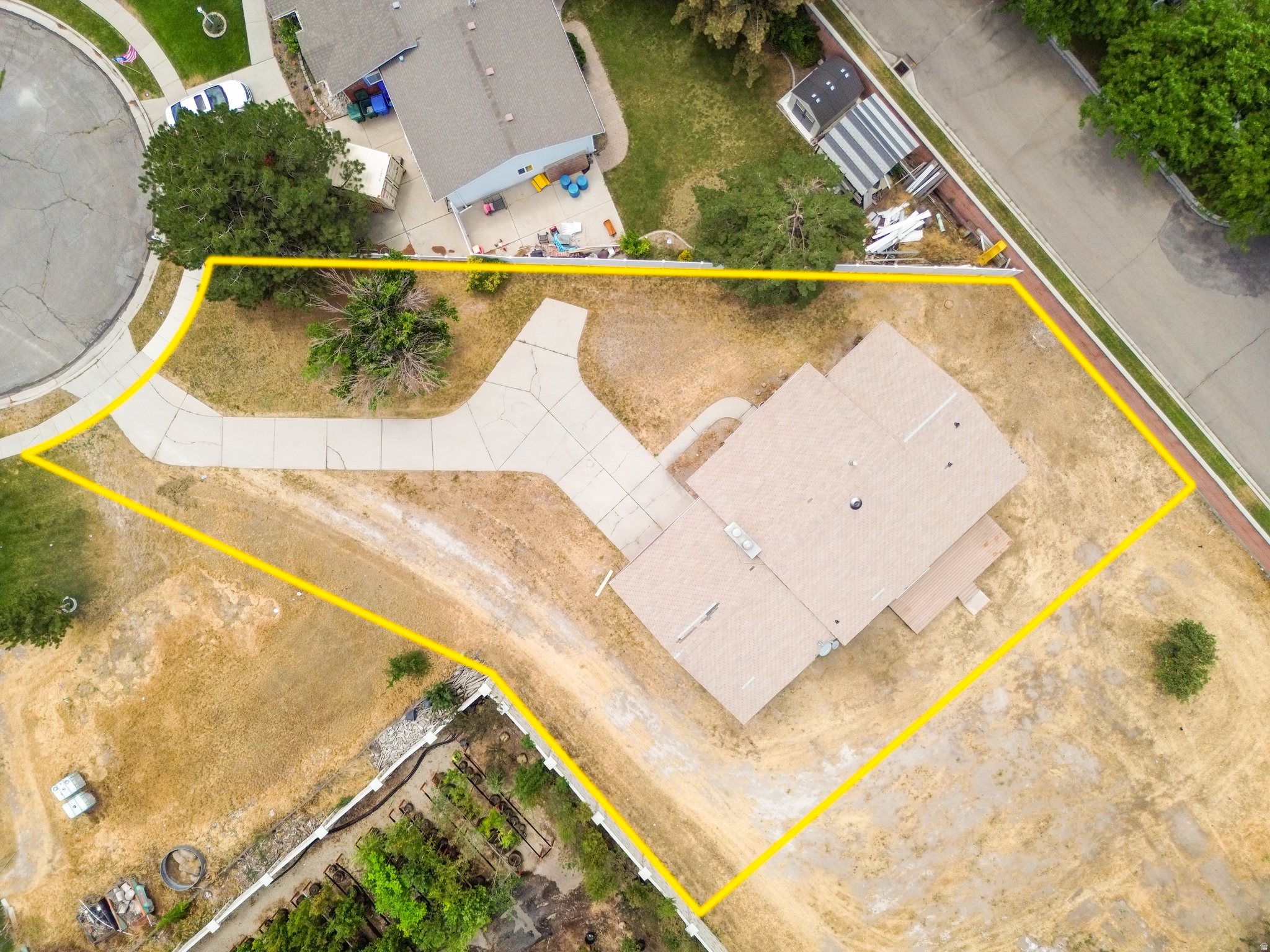 main property photo 32