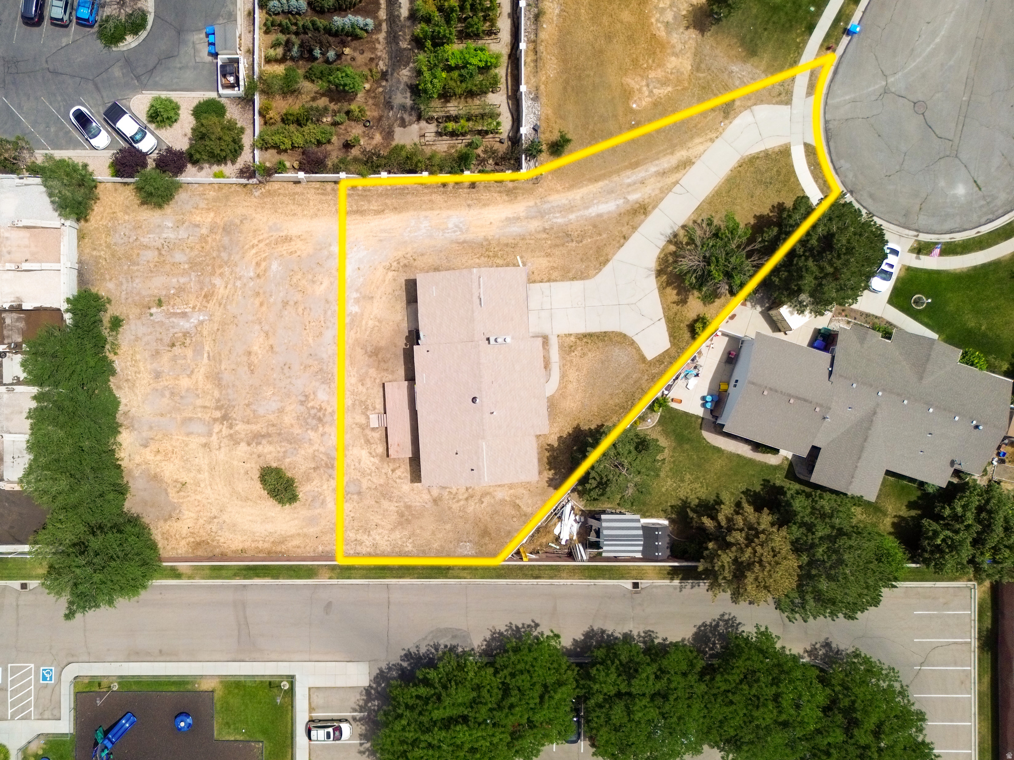main property photo 34