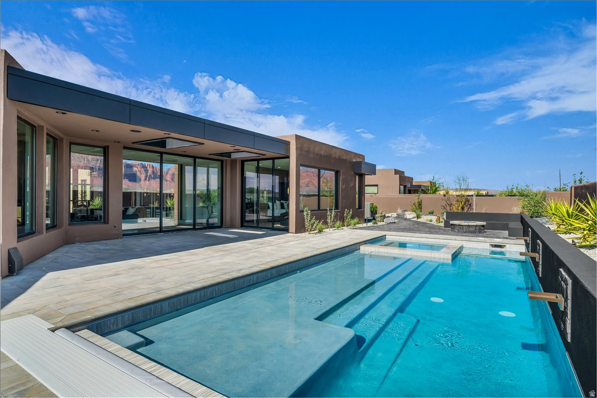 main property photo 10
