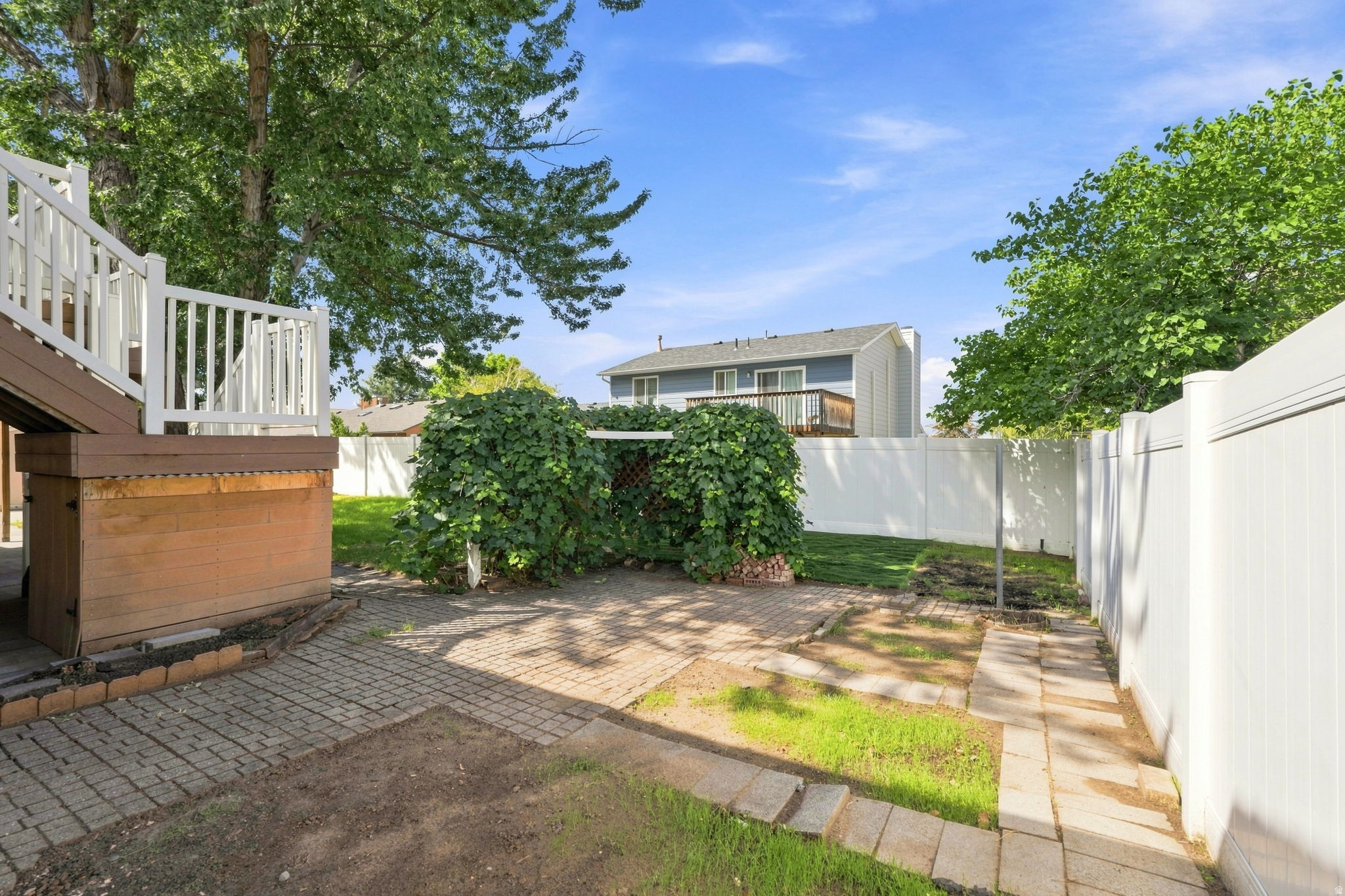 main property photo 40