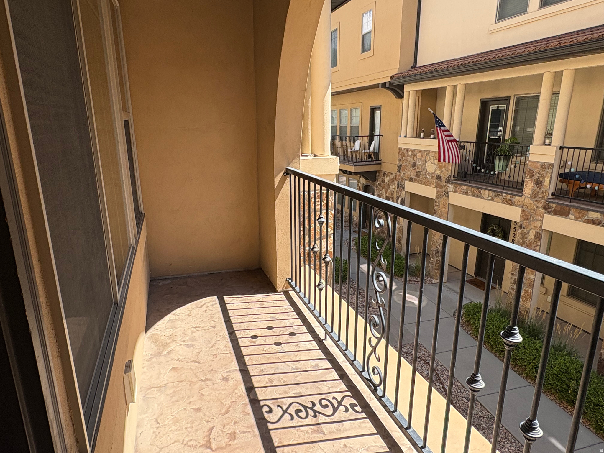 main property photo 13