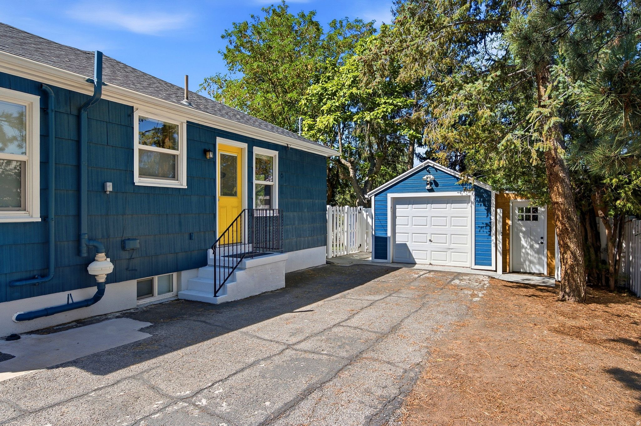 main property photo 37