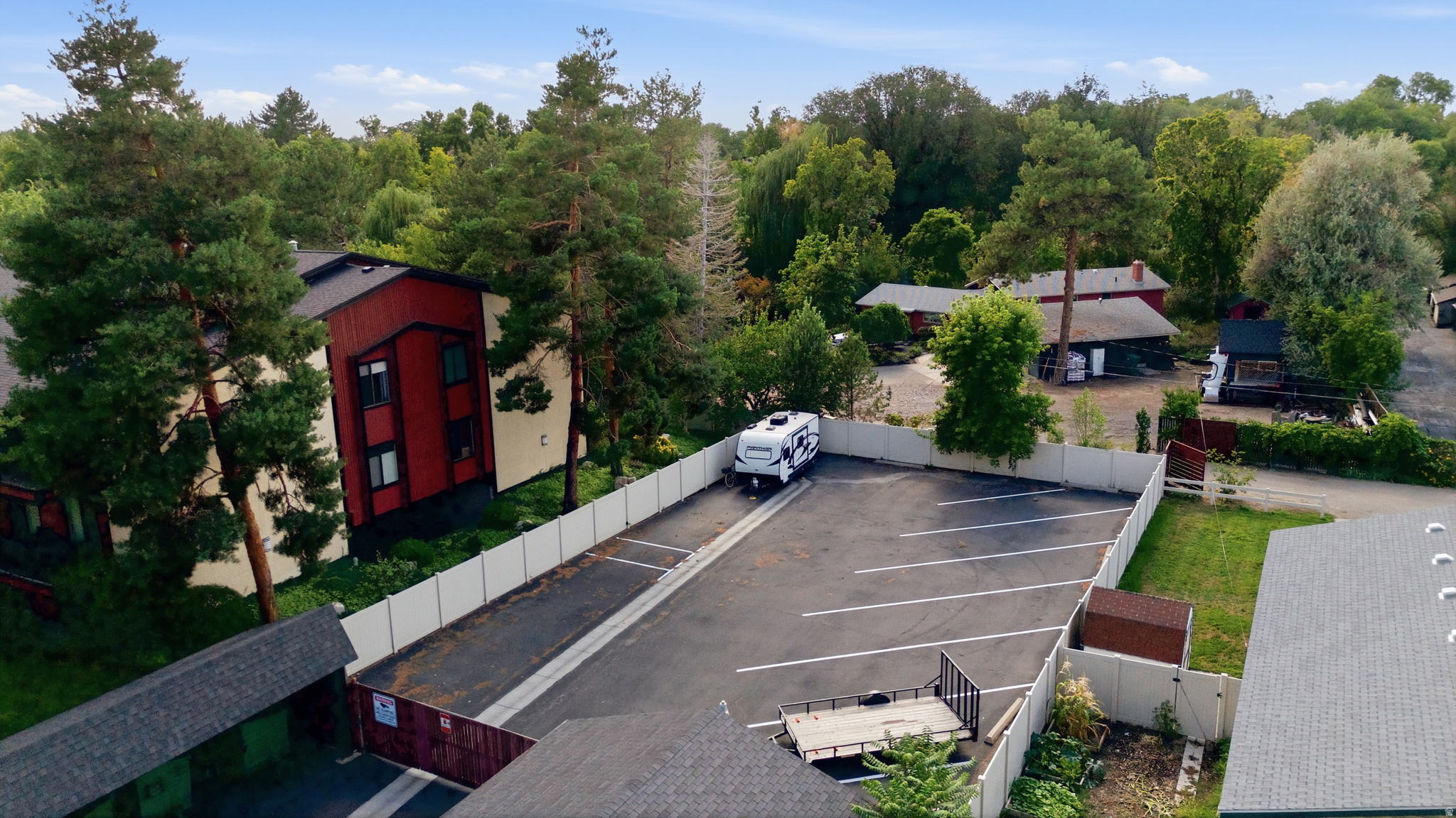 main property photo 32