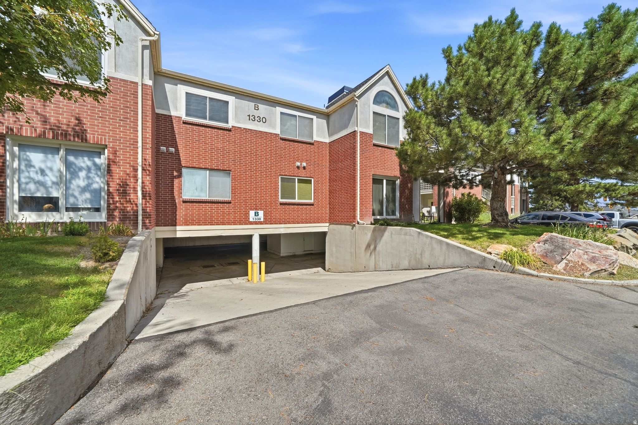 main property photo 17