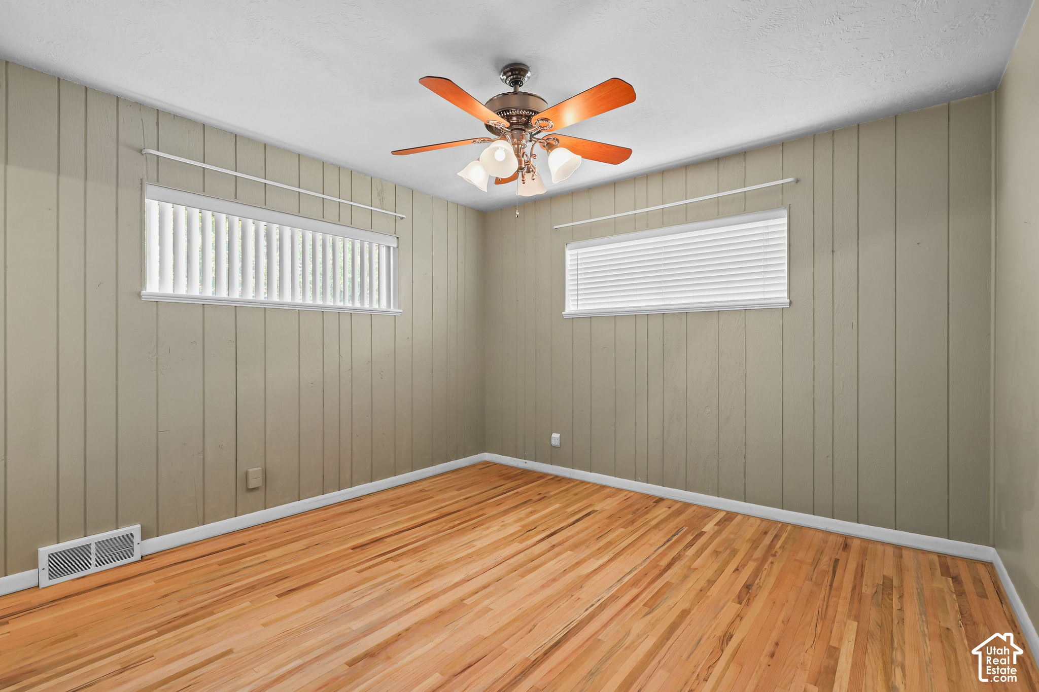 property viewer photo 12