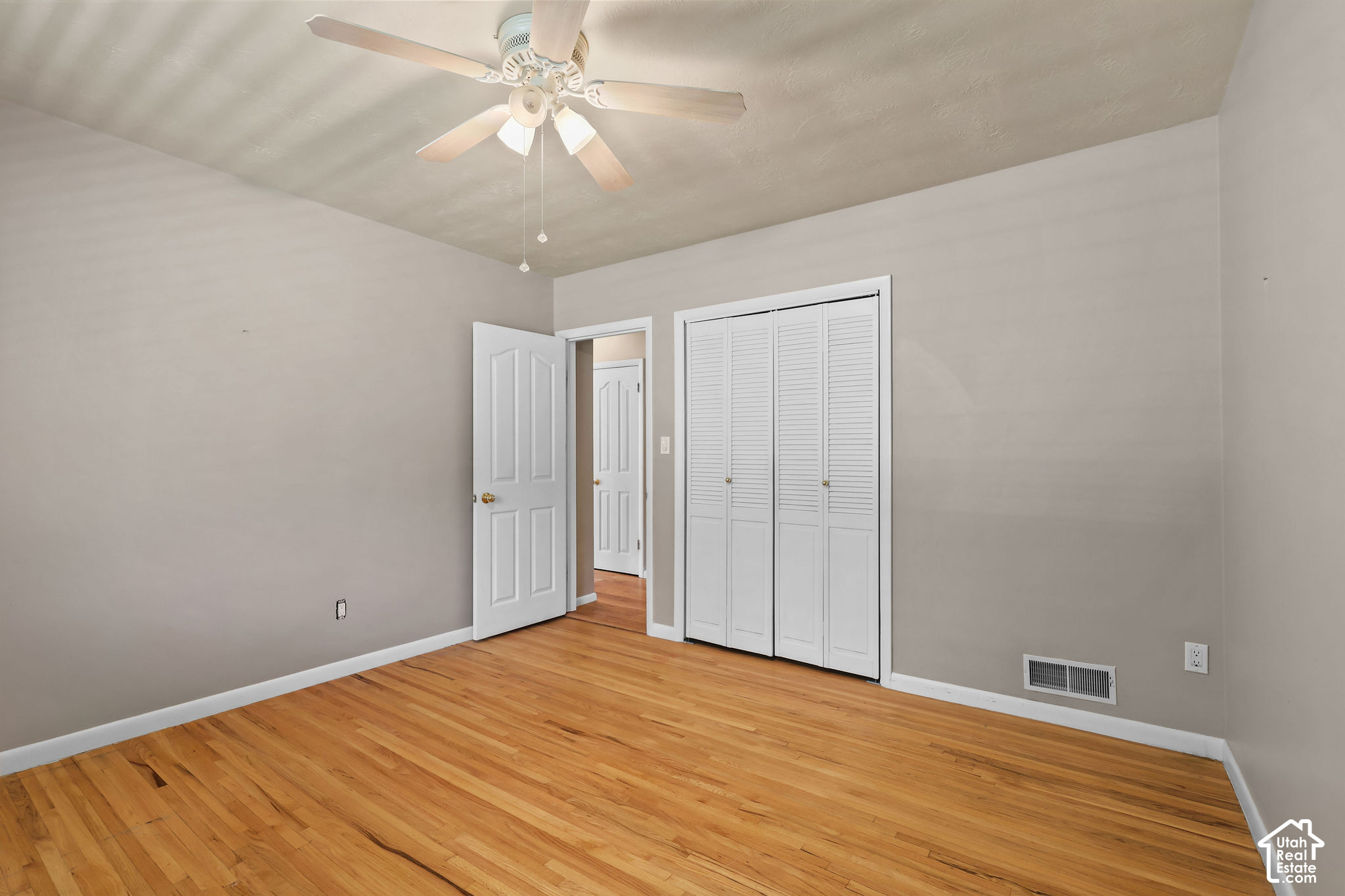 property viewer photo 17