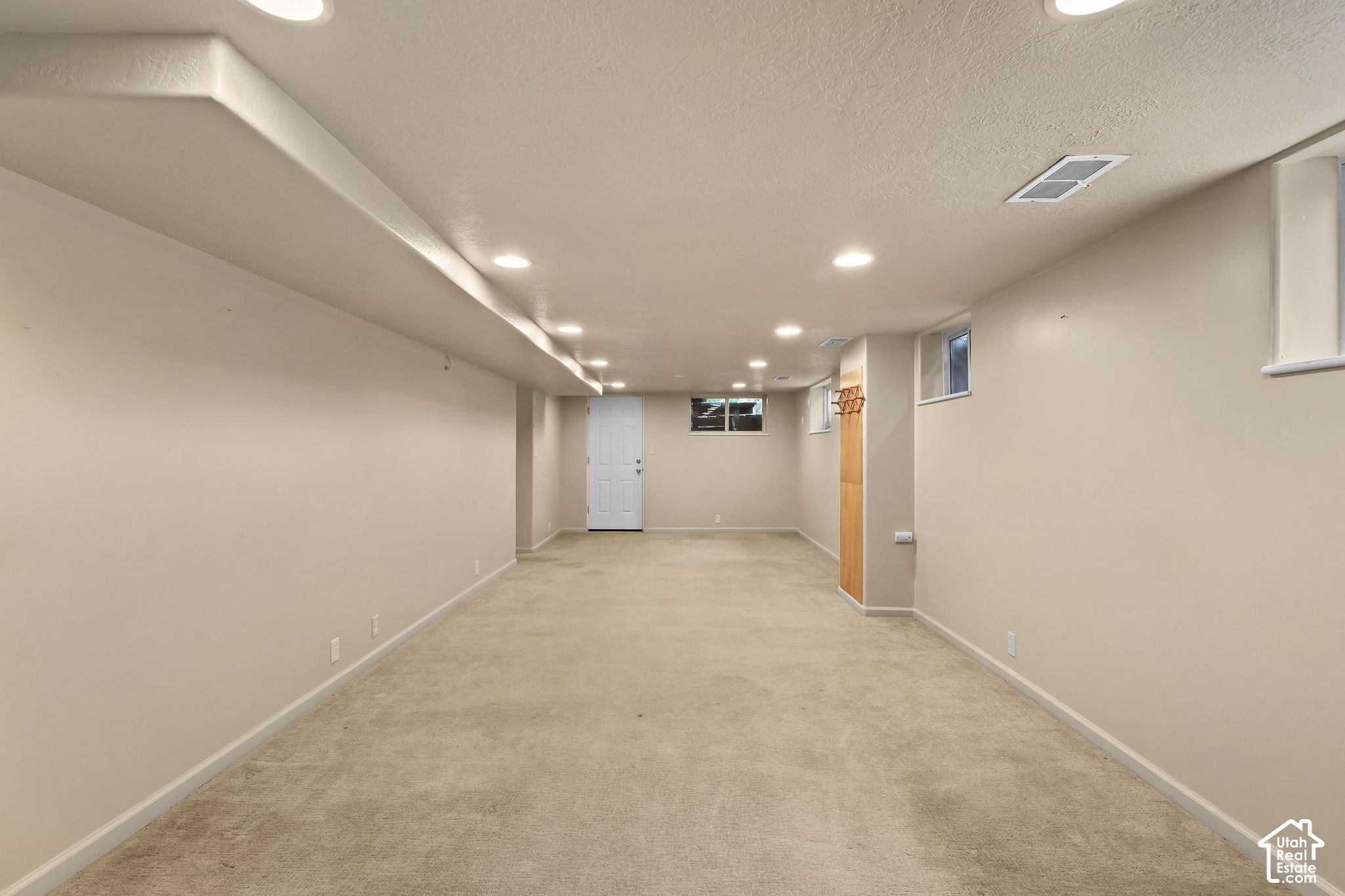property viewer photo 25