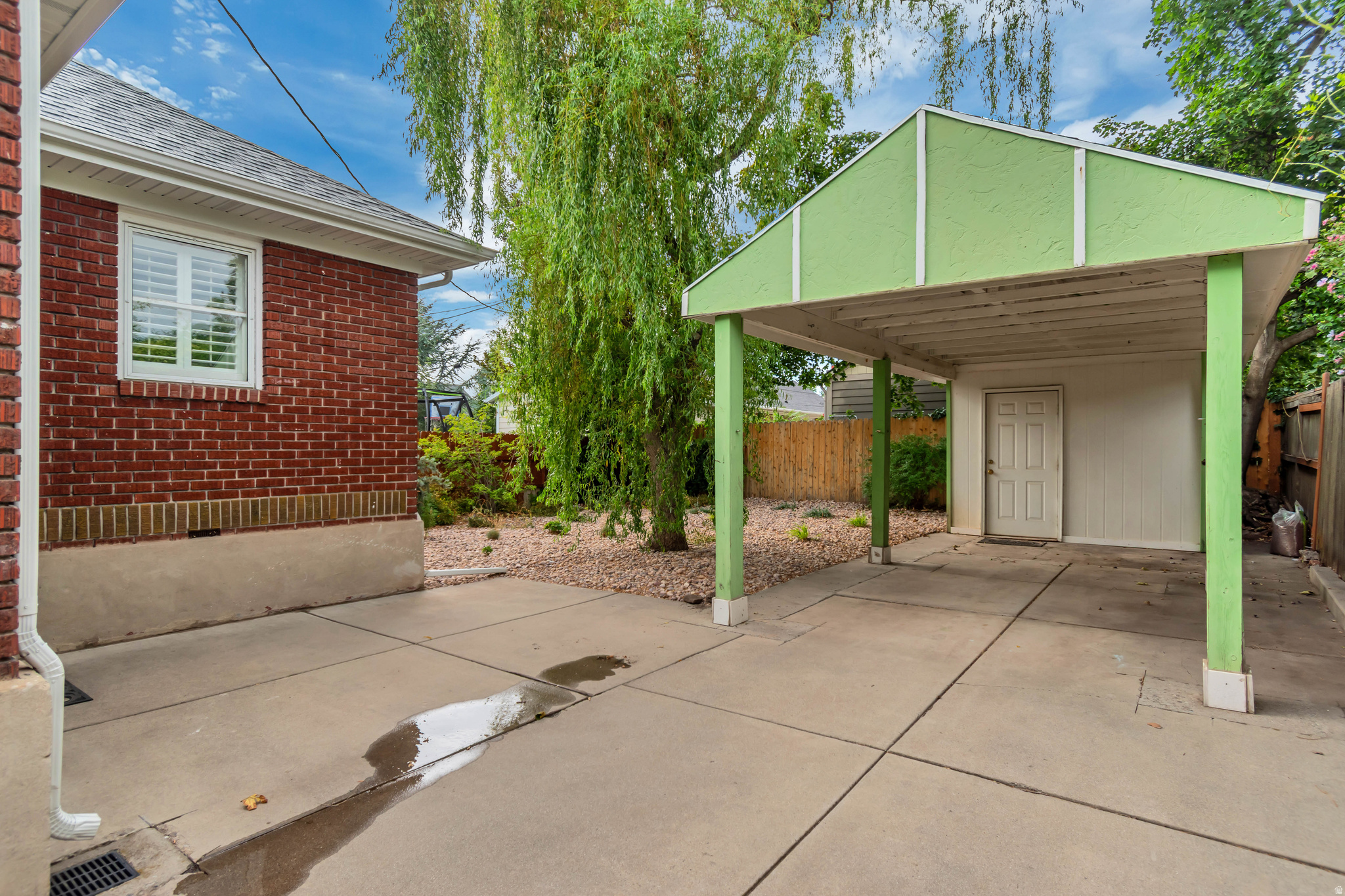 main property photo 20
