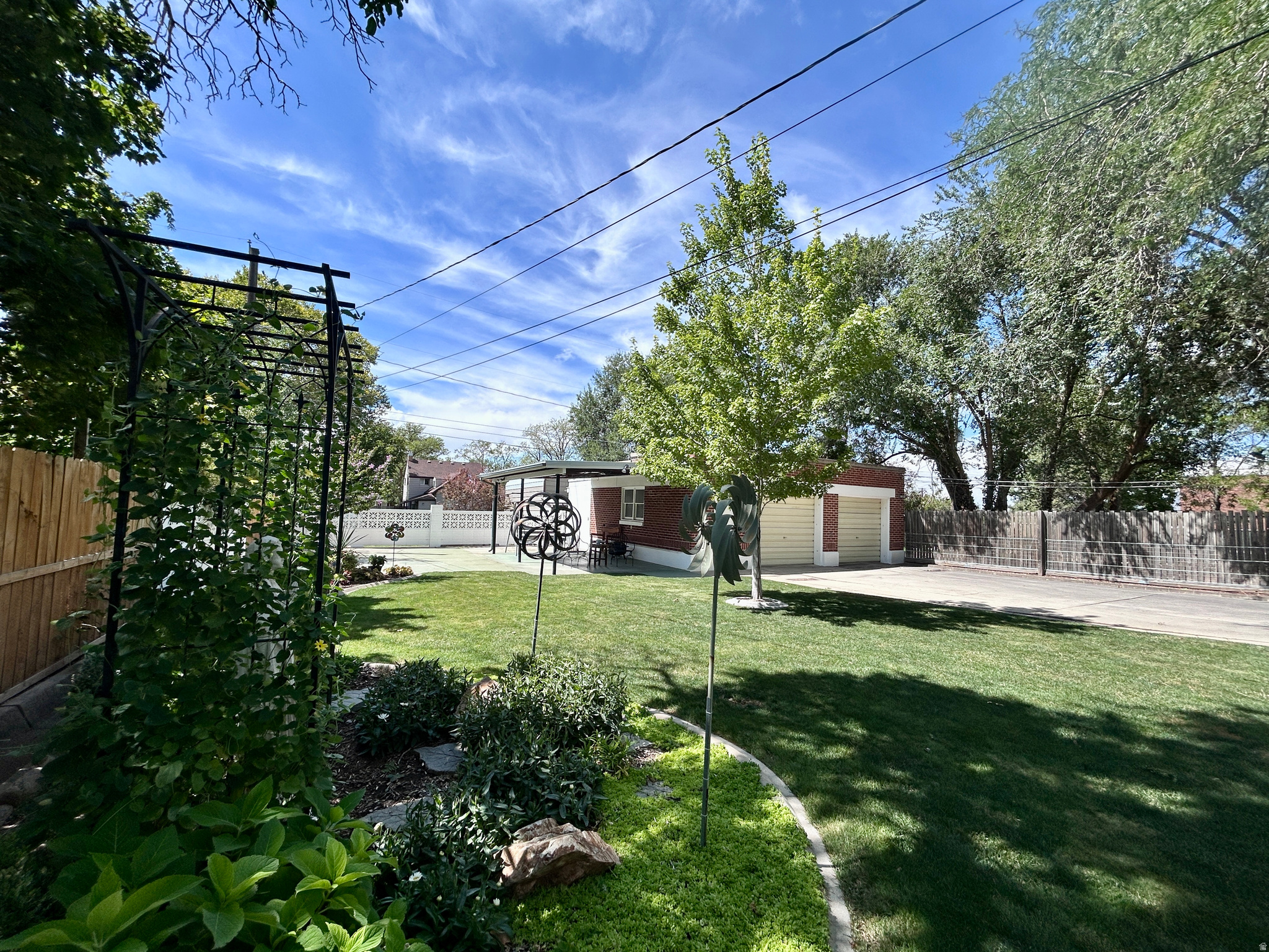 main property photo 20