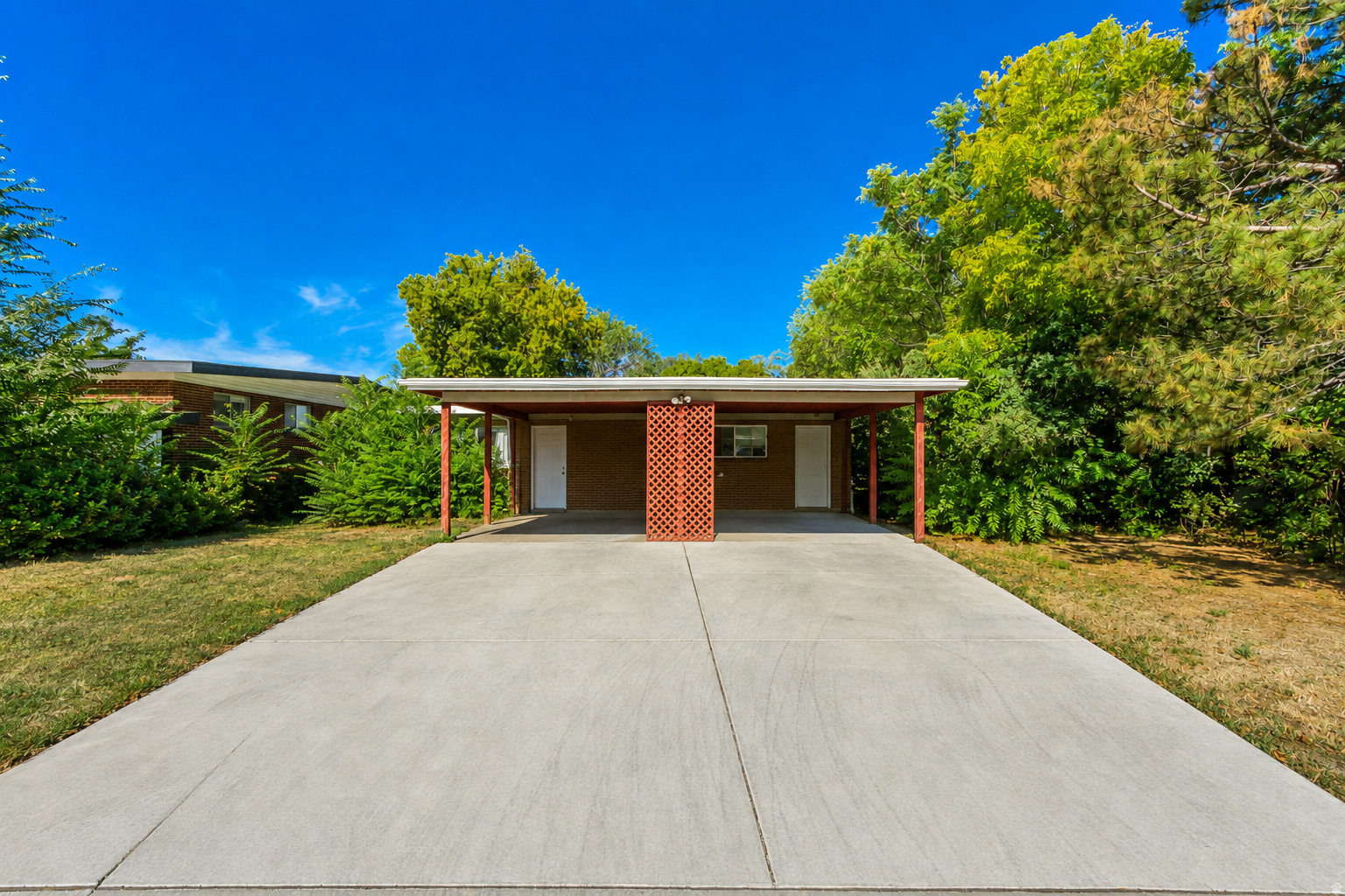 main property photo 17