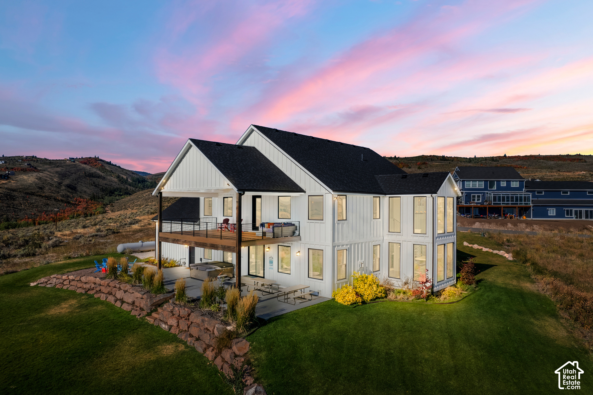 main property photo 16