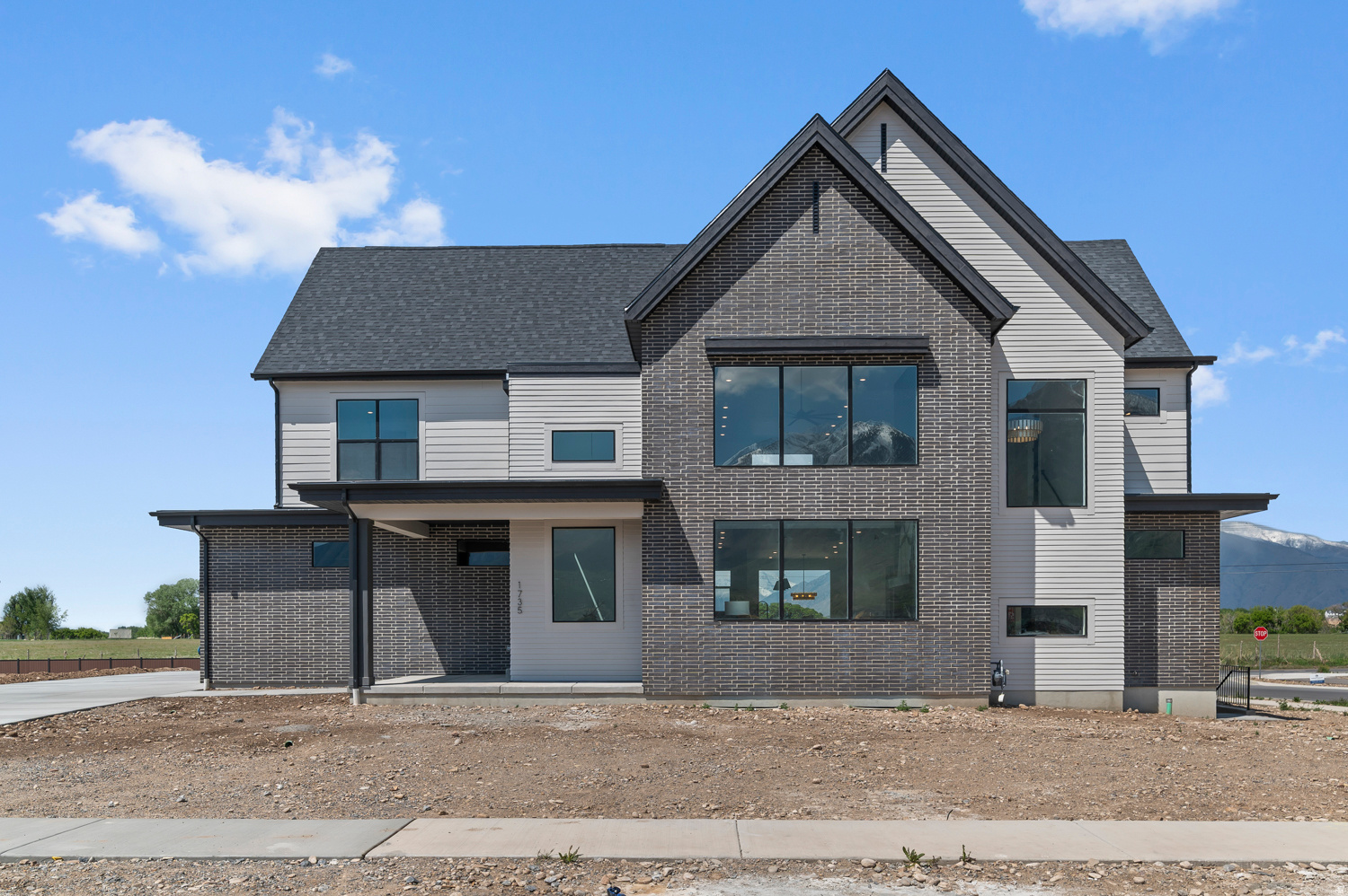 main property photo 0