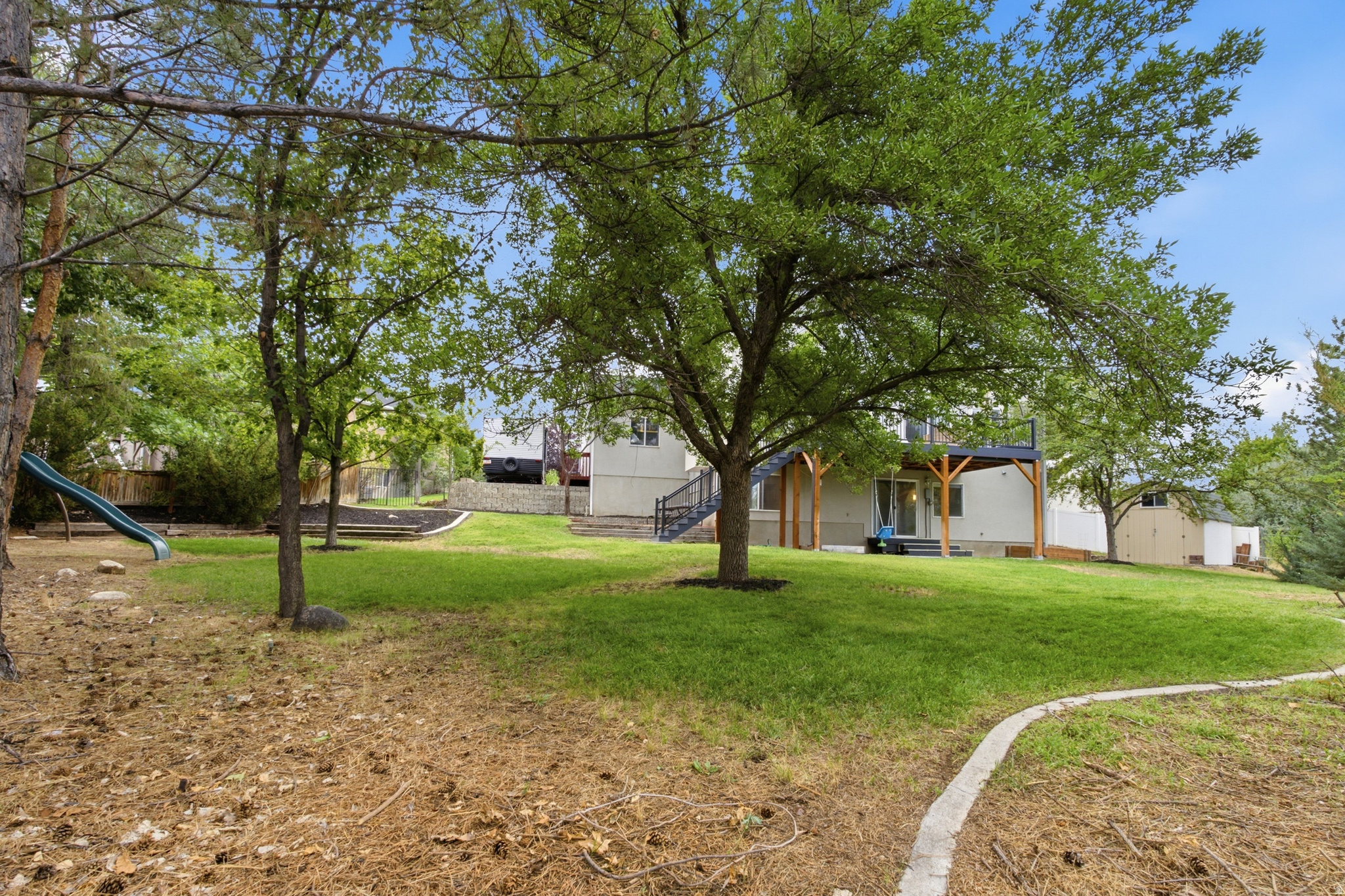 main property photo 41