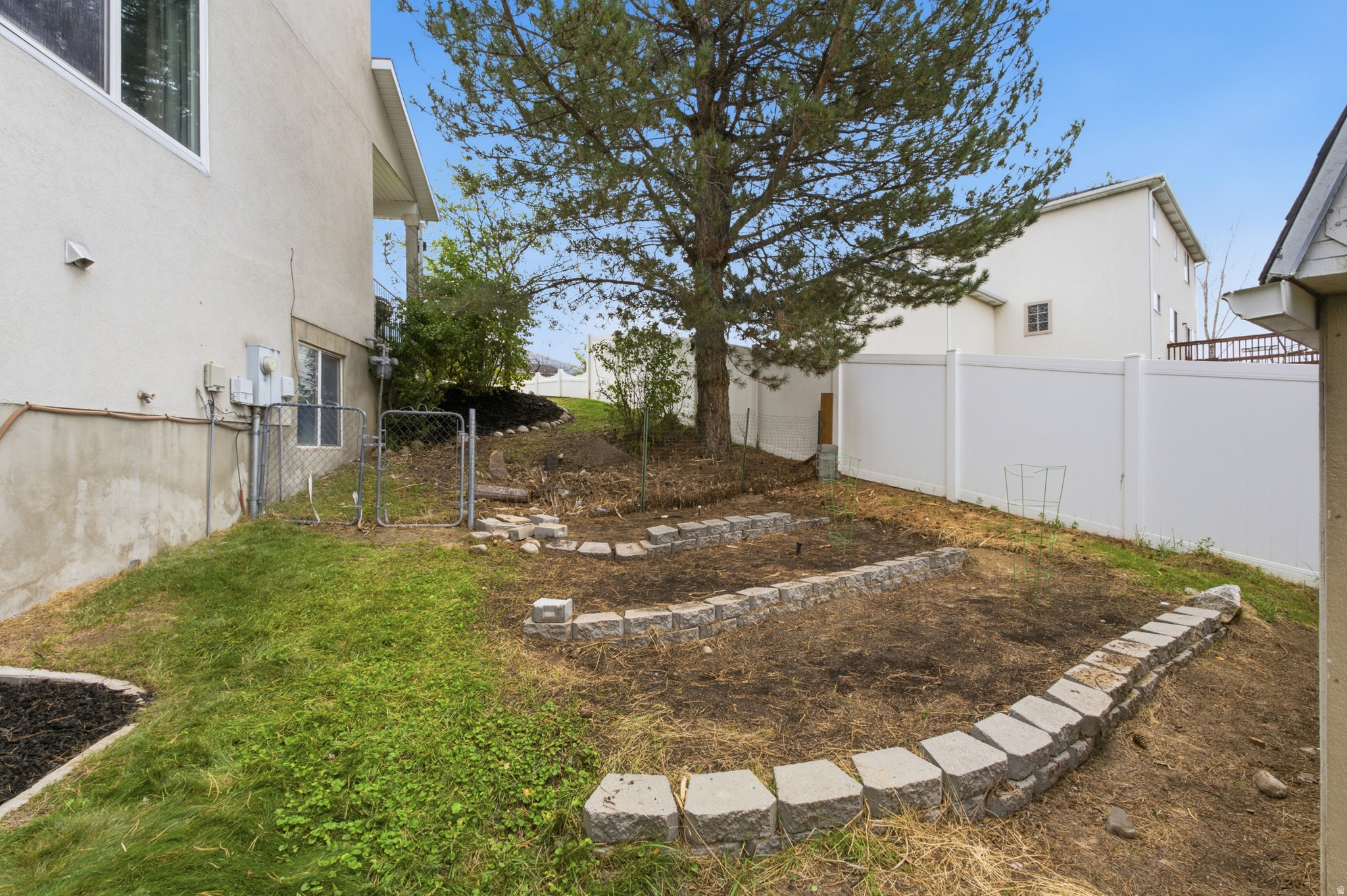 main property photo 46