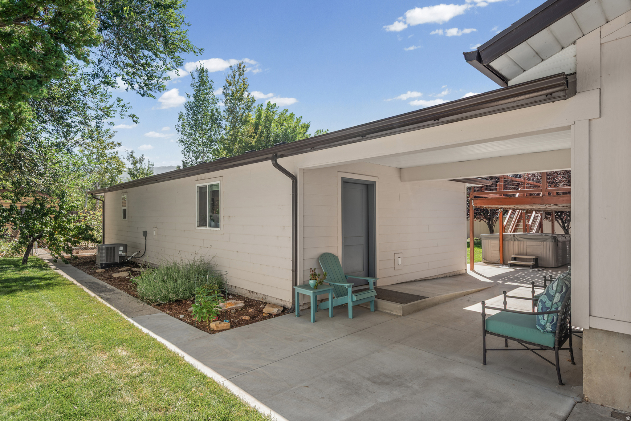 main property photo 20