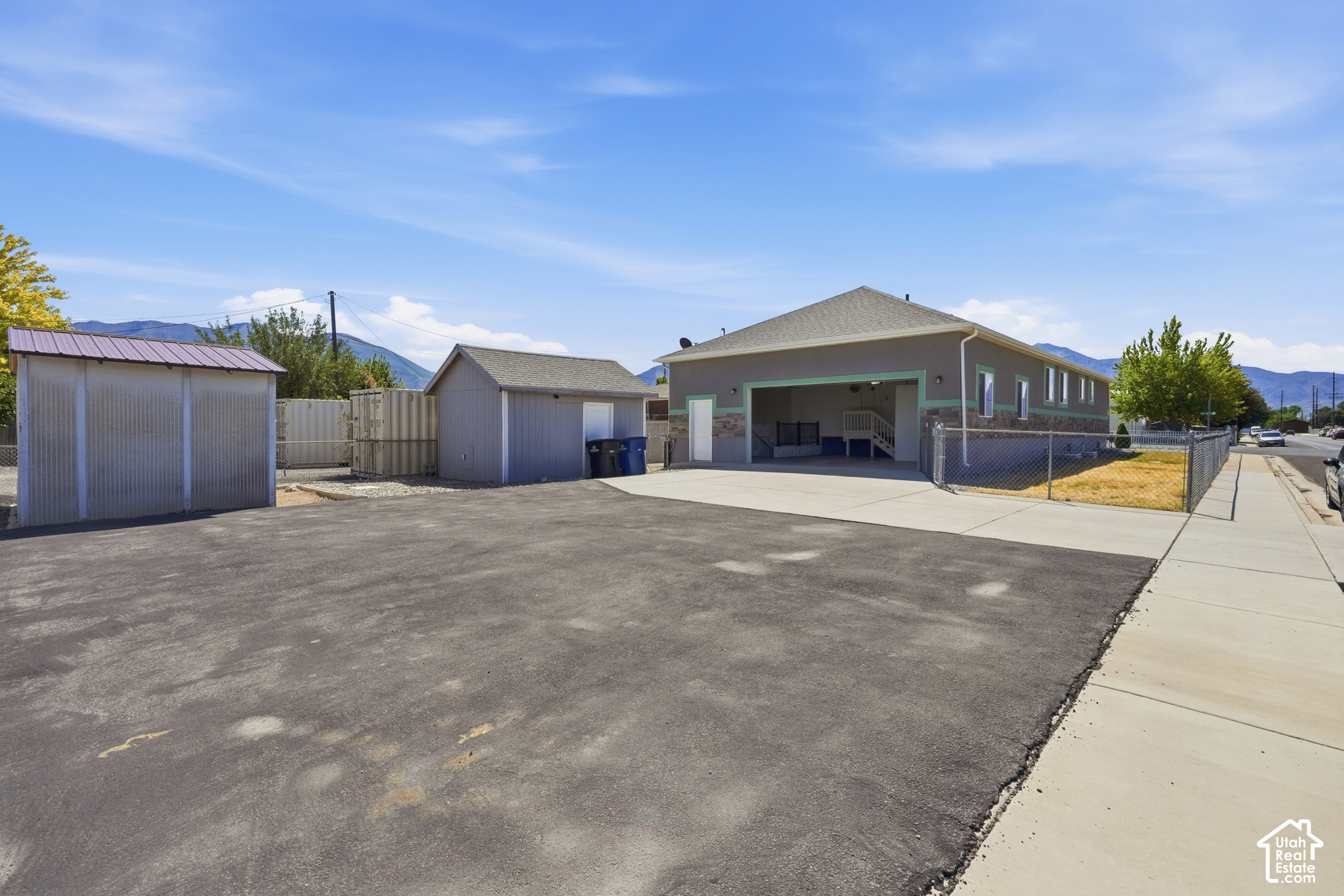 main property photo 38