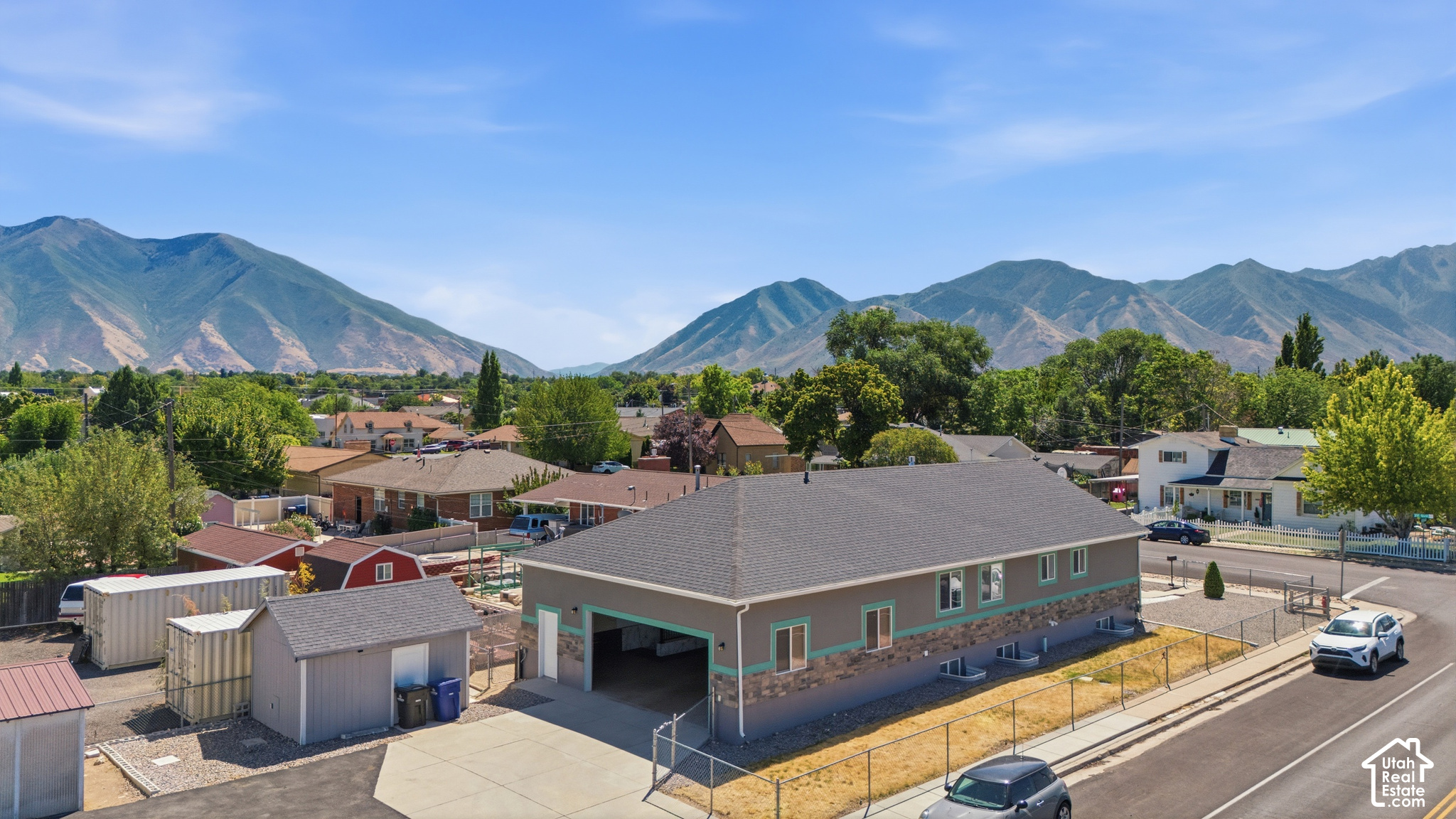main property photo 40