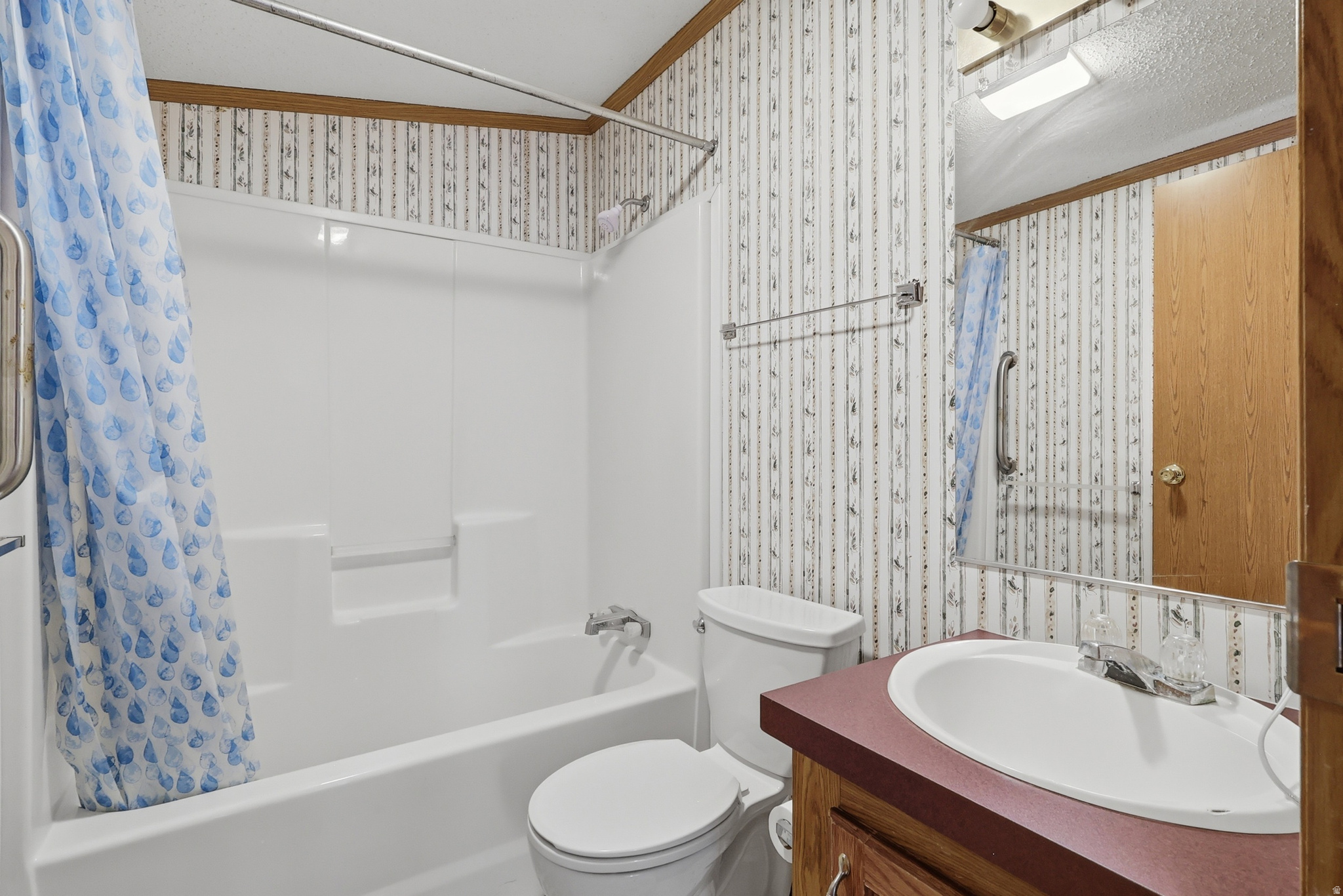 main property photo 13