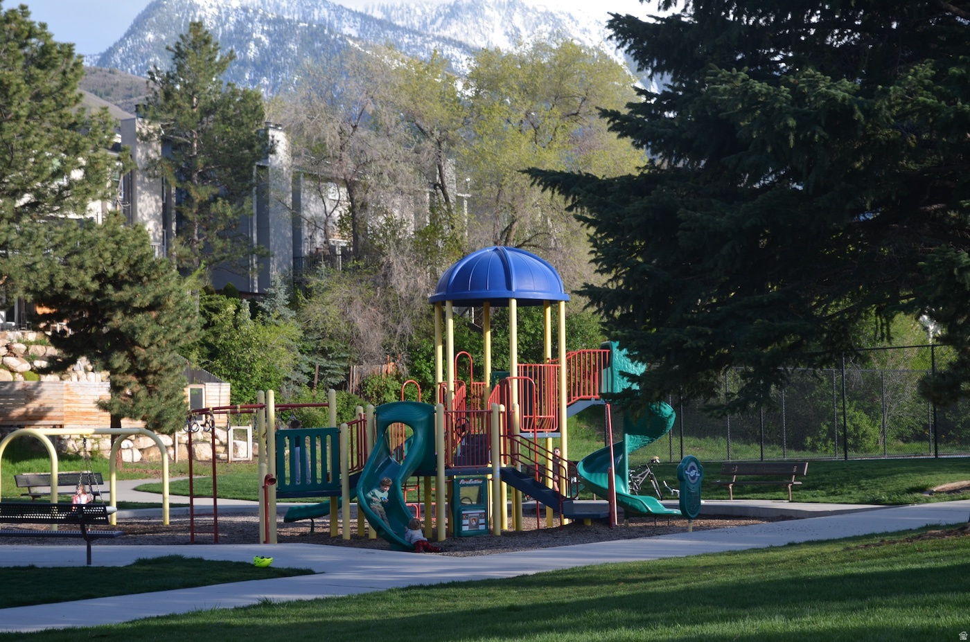 main property photo 28