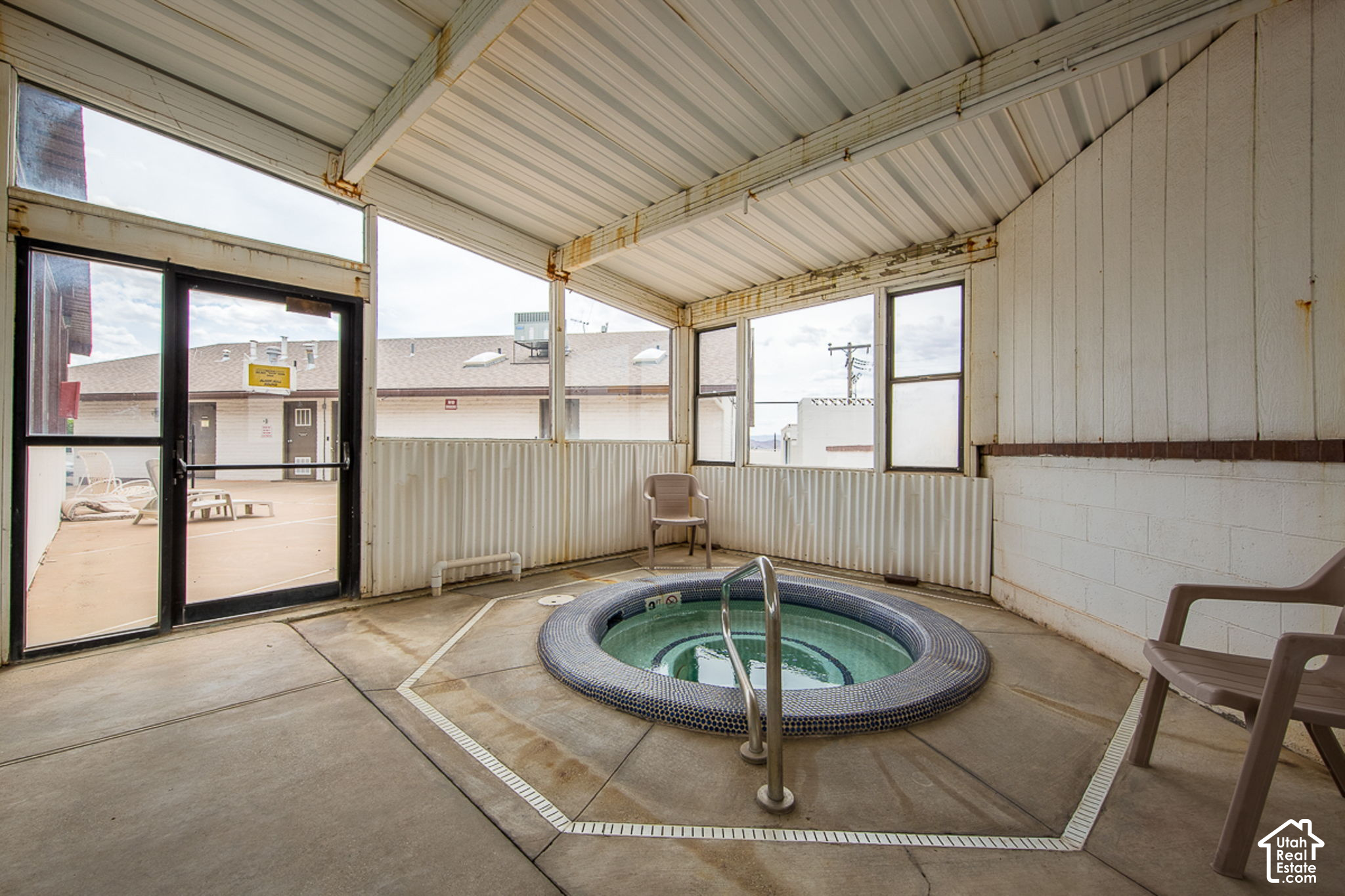main property photo 35