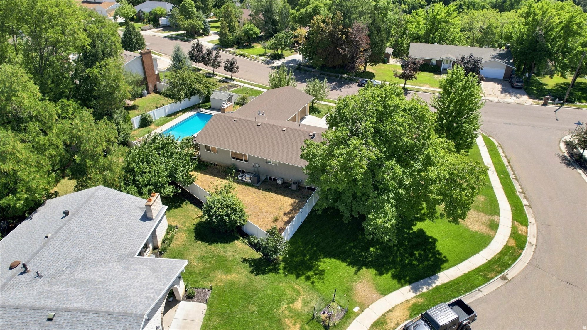 main property photo 51